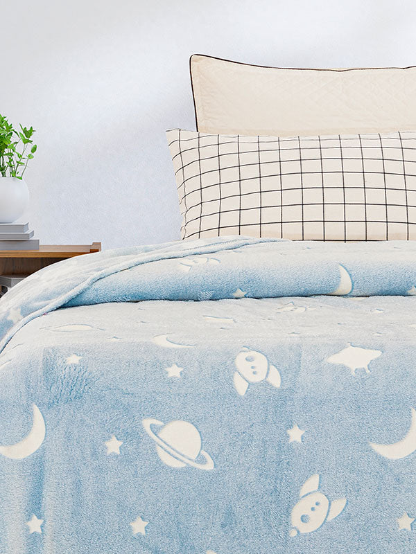 Κουβέρτα φωσφοριζέ αγκαλιας Space Blue 80x90 από την εταιρεία Sunshine Home