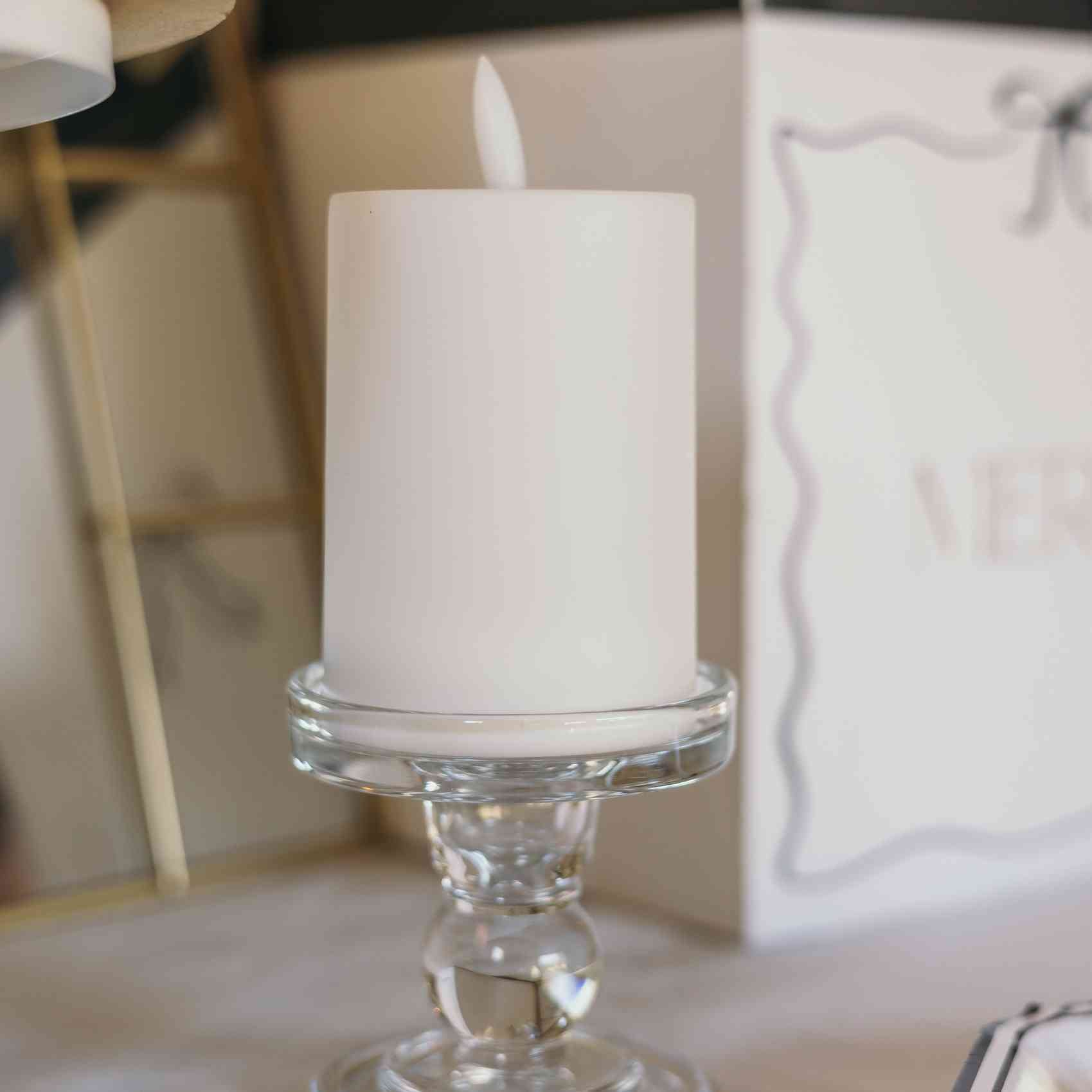 Κηροπήγιο γυάλινο Ysée 8,5 x 8,5 cm από την εταιρεία Beauty Home