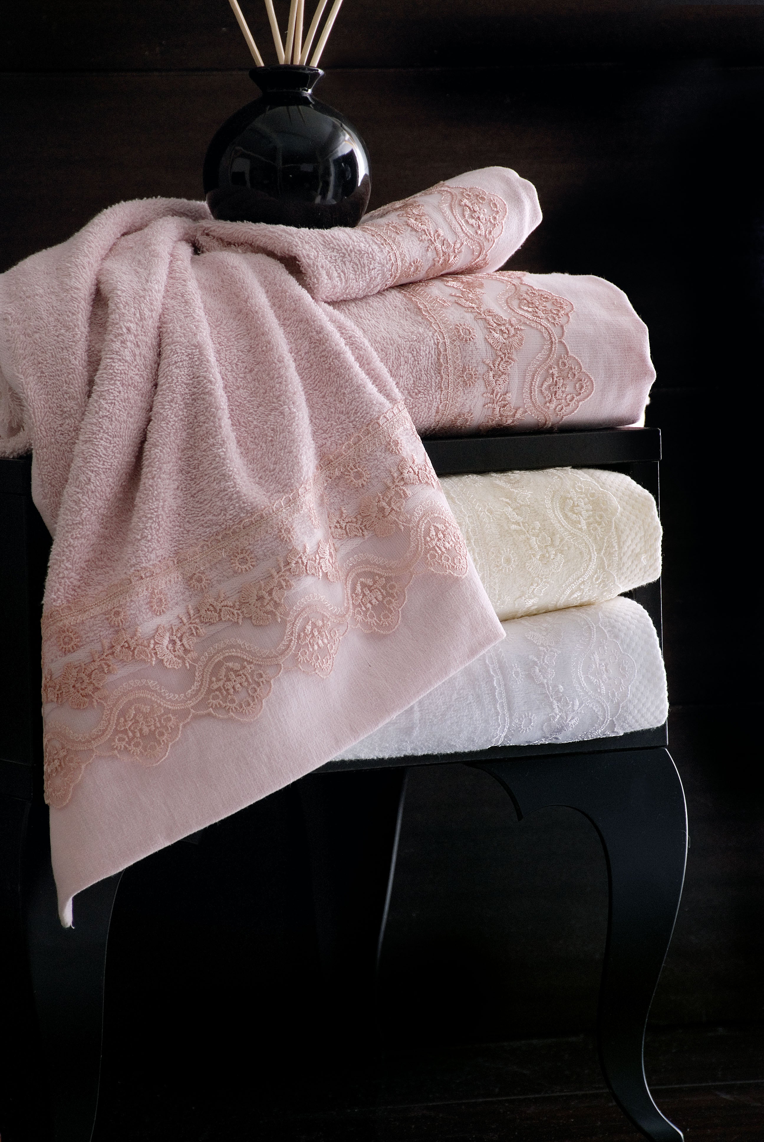 NENA - Σετ πετσέτες 3 τεμ. Σετ 3 Τεμαχίων Σε Κουτί Λευκό 30 x 50, 50 x 90, 80 x 150 από την εταιρεία Rythmos Home