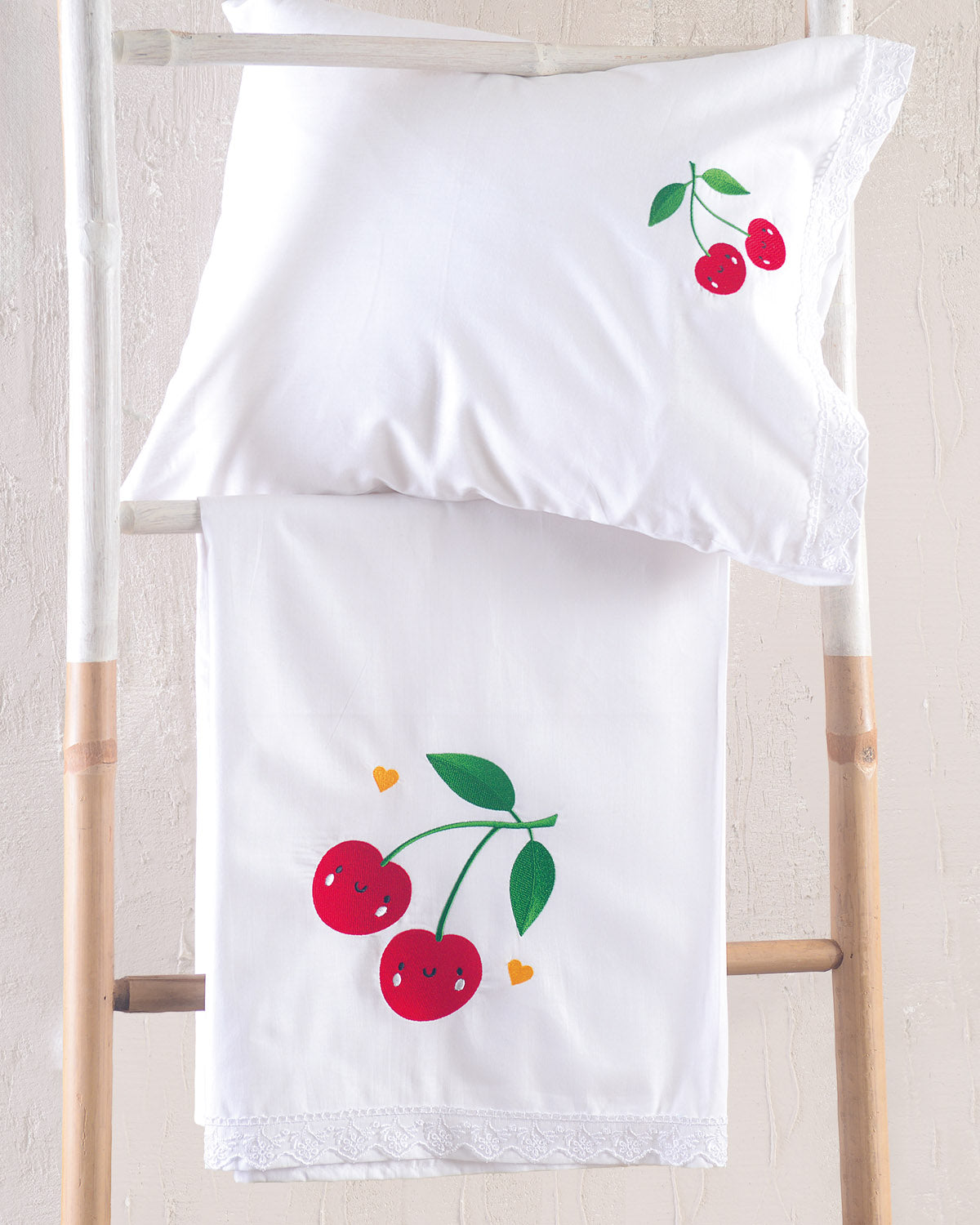 CHERRIES - Σετ σεντόνια βρεφικά 3 τεμ. με κέντημα 100 x 160 100 x 160 από την εταιρεία Rythmos Home