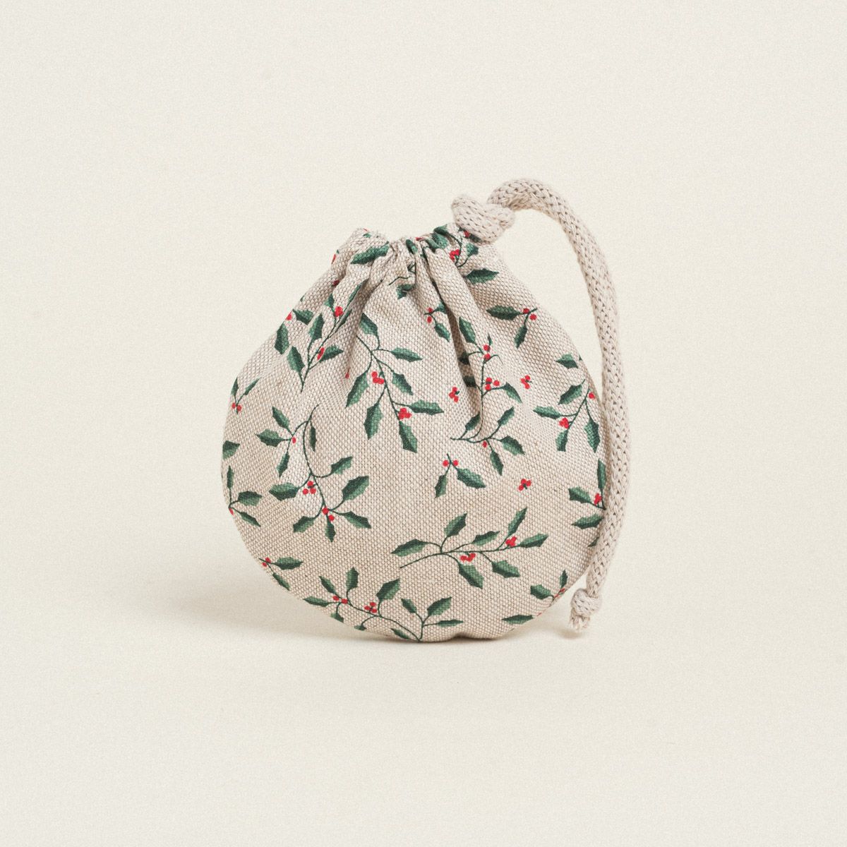ΠΟΥΓΚΙ ΟΒΑΛ ΜΕ ΚΟΡΔΟΝΙ 13 x 14 cm MINI HOLLY BRANCH
