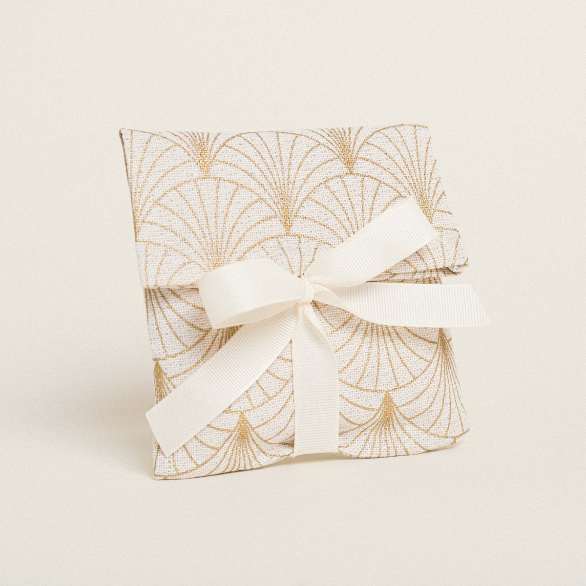 ΠΟΥΓΚΙ ΜΕ ΚΟΡΔΕΛΑ 12 x 17 cm ΕΚΡΟΥ ΜΕ ΧΡΥΣΟ ART DECO