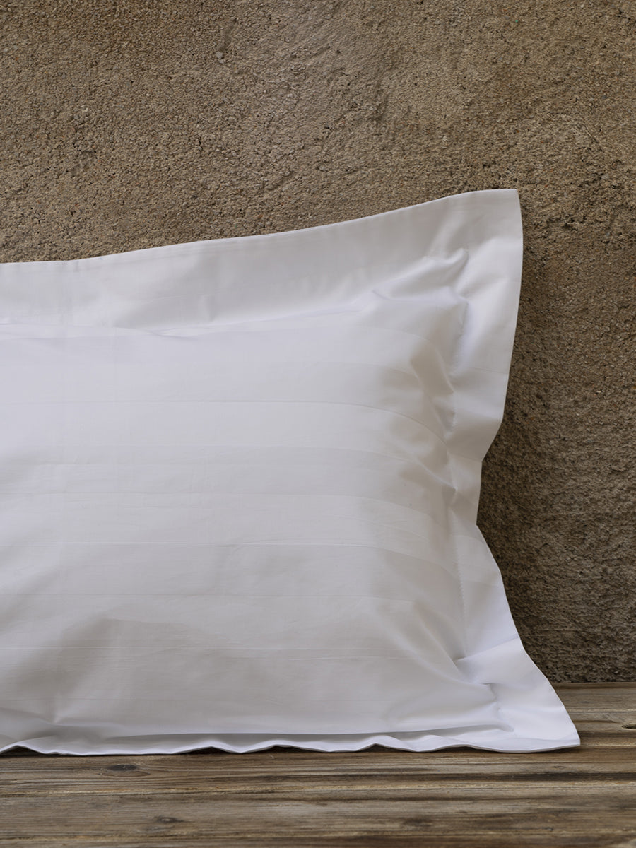 Μαξιλαροθήκη 52x75 Oxford 4 πλευρές - 300 Κλωστές Σατέν ρίγα 4,5cm - 100% Βαμβάκι Πενιέ Default Title από την εταιρεία Nima Hotelling