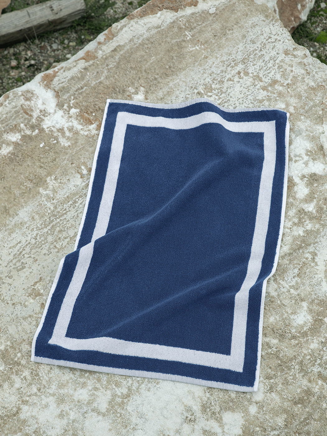 Πατάκι Μπάνιου 50x75 Dobby - Blue with White Border Default Title από την εταιρεία Nima Hotelling