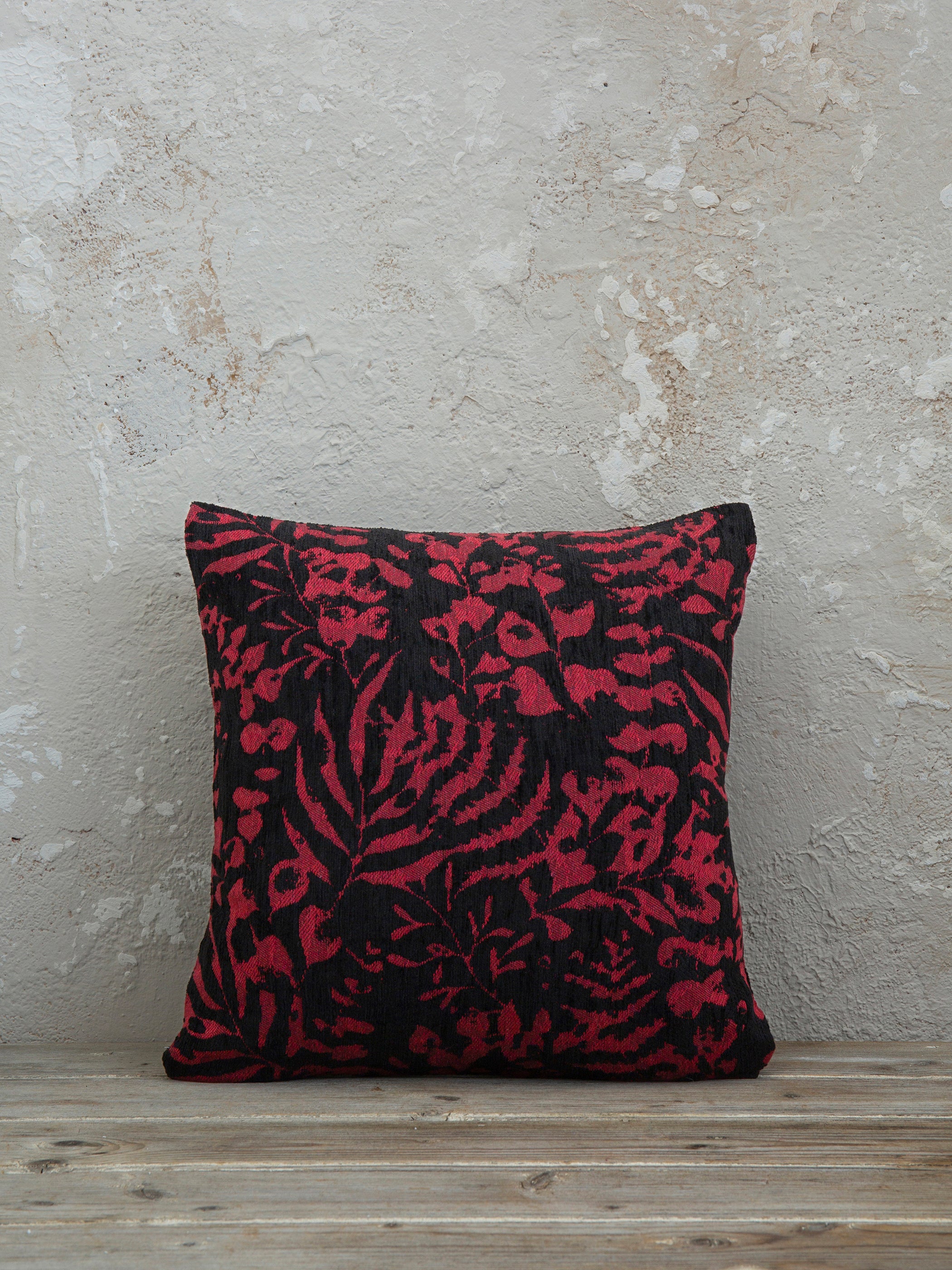 Διακοσμητικό Μαξιλάρι 45x45 - Dusk Ruby Red Default Title από την εταιρεία Nima Home