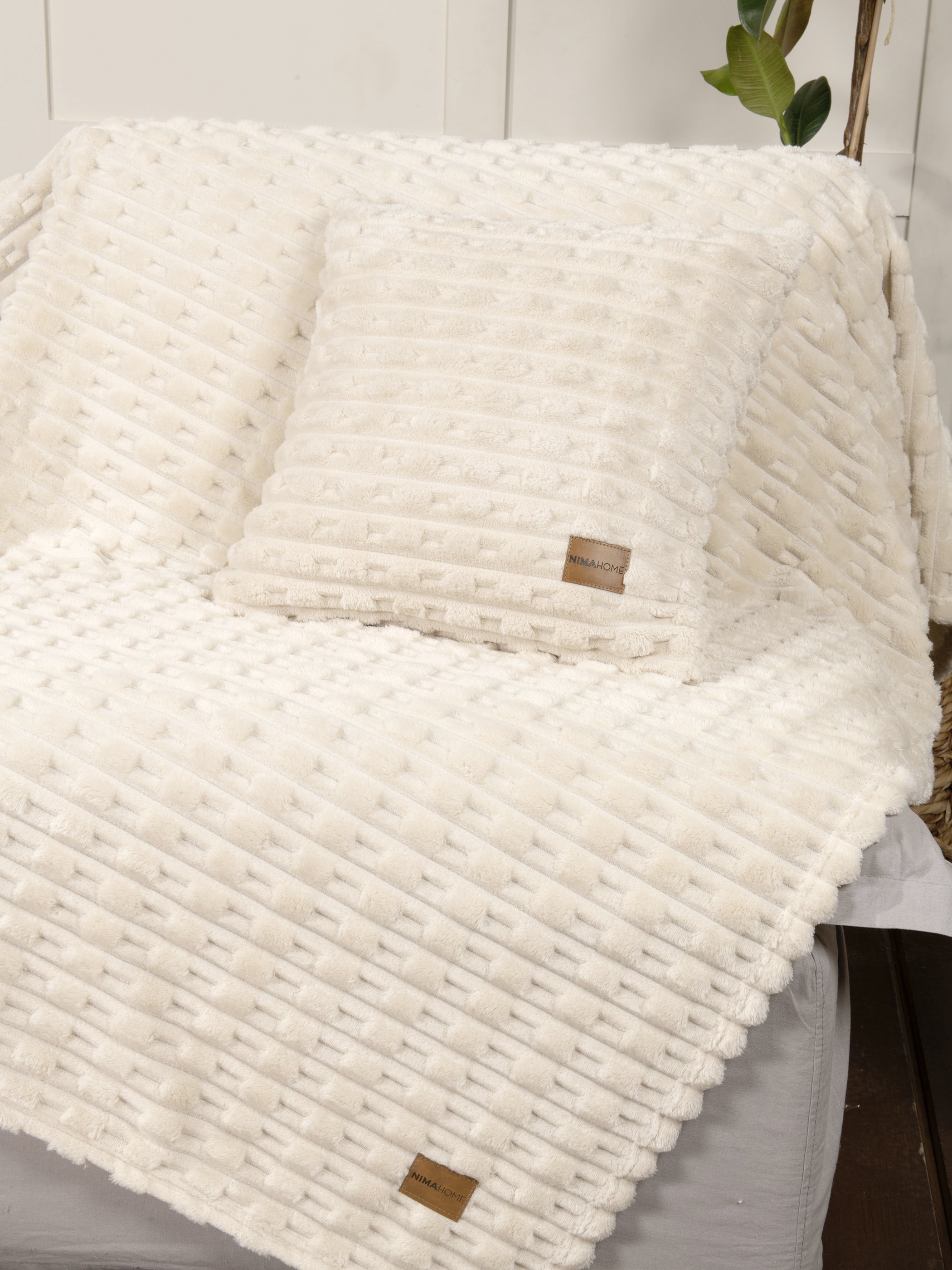 Κουβέρτα καναπέ 130x170 - Savara Light Beige από την εταιρεία Nima Home