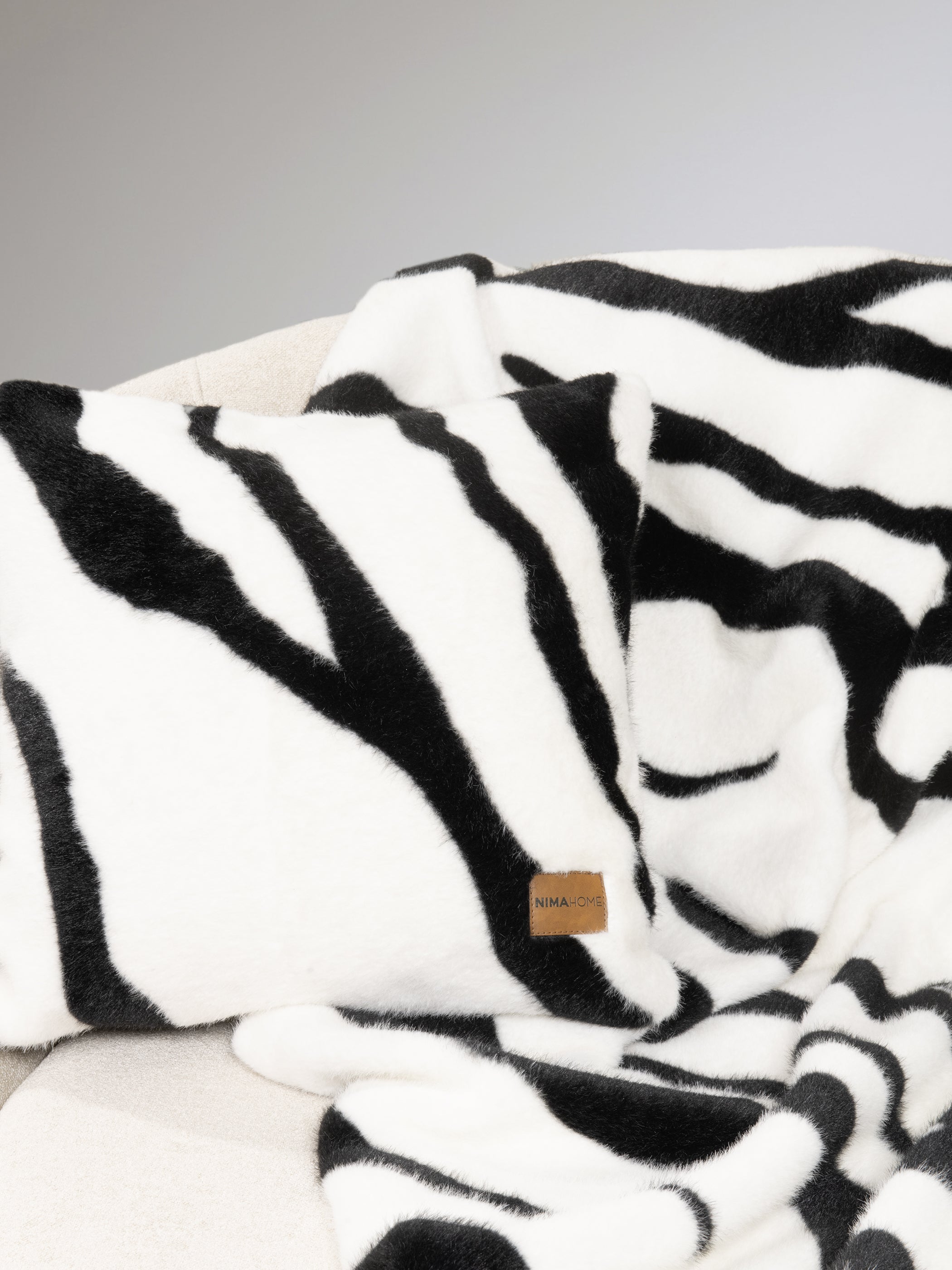 Διακοσμητική Μαξιλαροθήκη 45x45 - Sebra White από την εταιρεία Nima Home