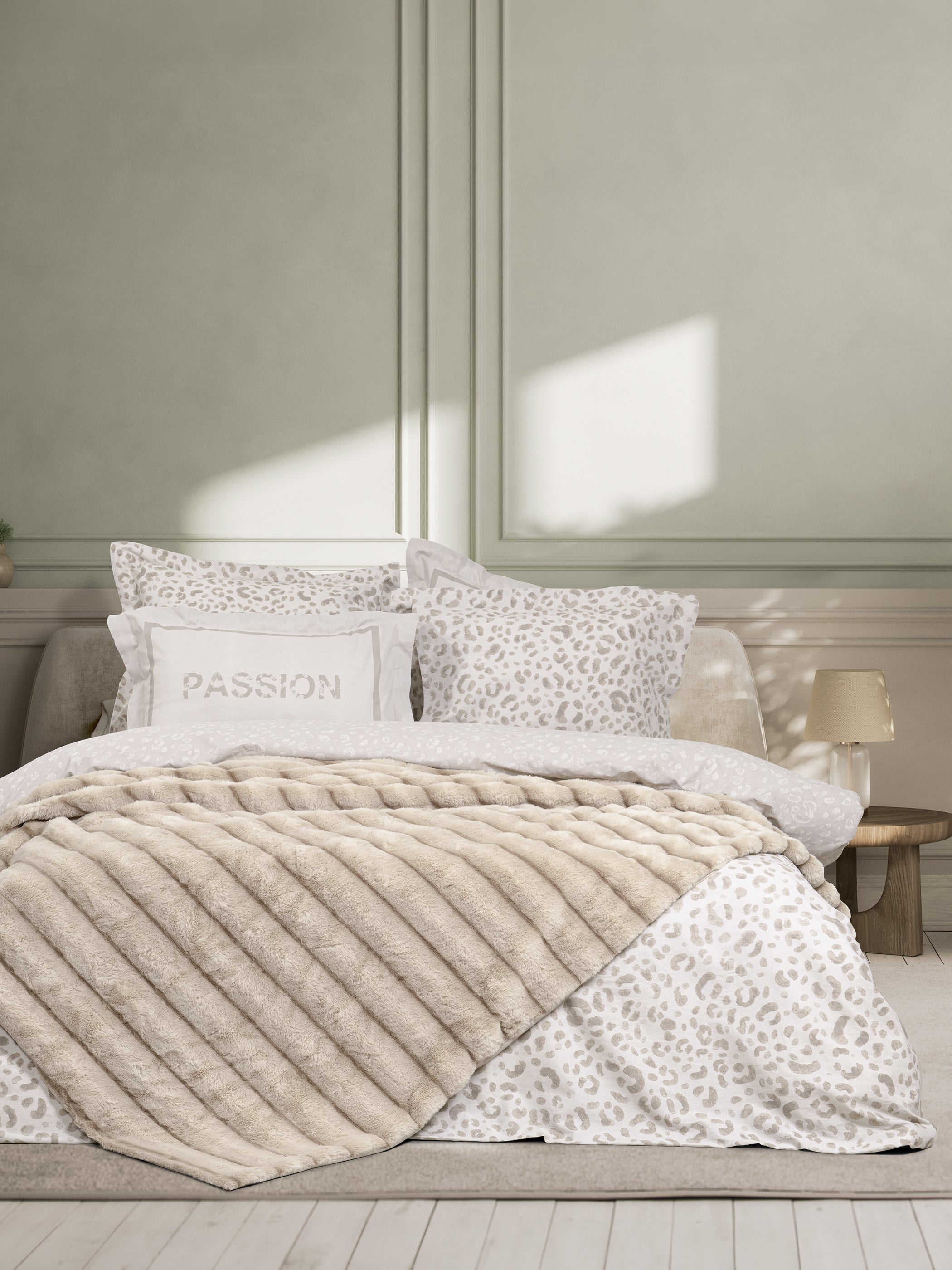 Κουβέρτα Υπέρδιπλη 220x240 - Carezza Ivory από την εταιρεία Nima Home