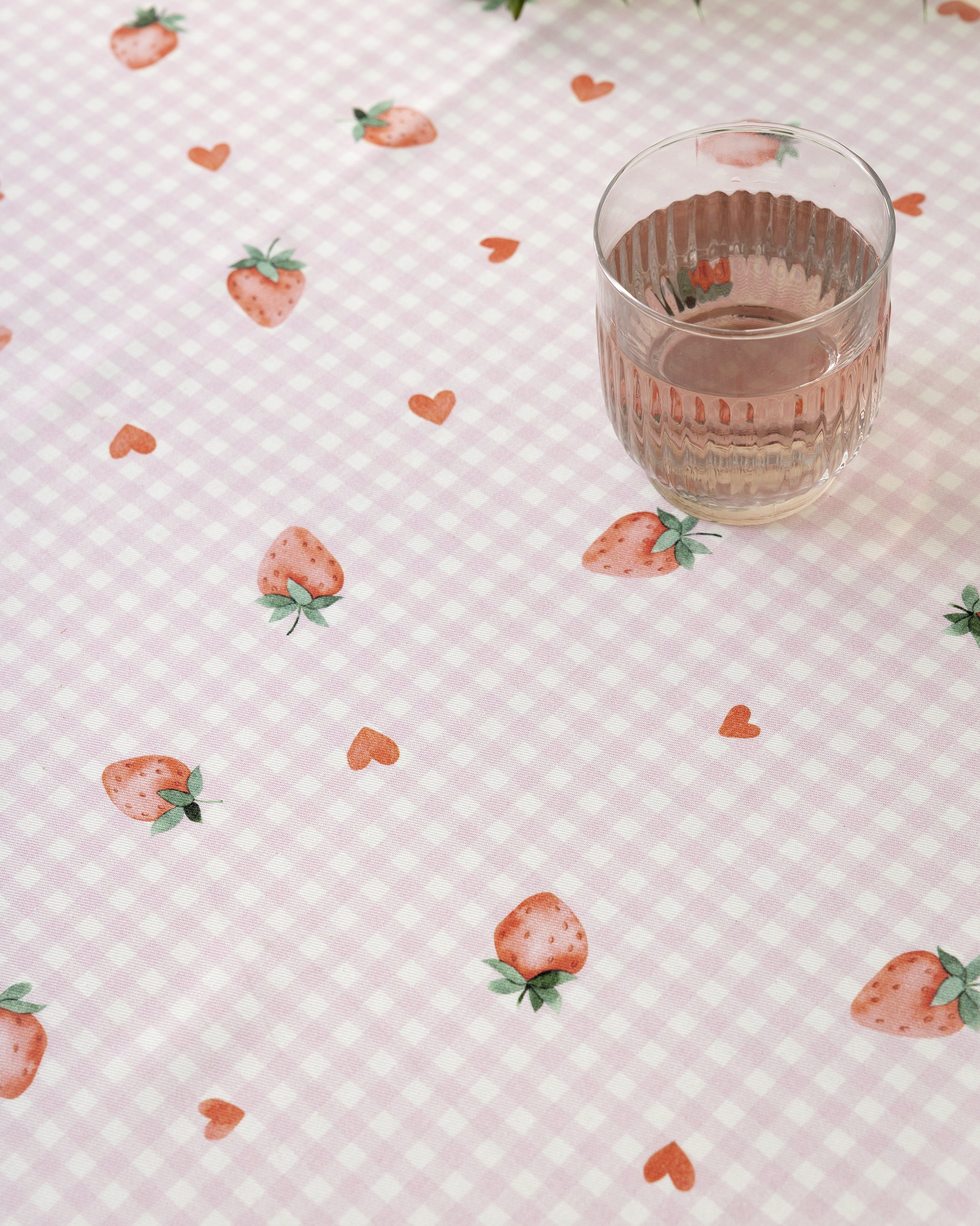 Τραπεζομάντηλο 140x140 - Strawberry Love από την εταιρεία Nima Home