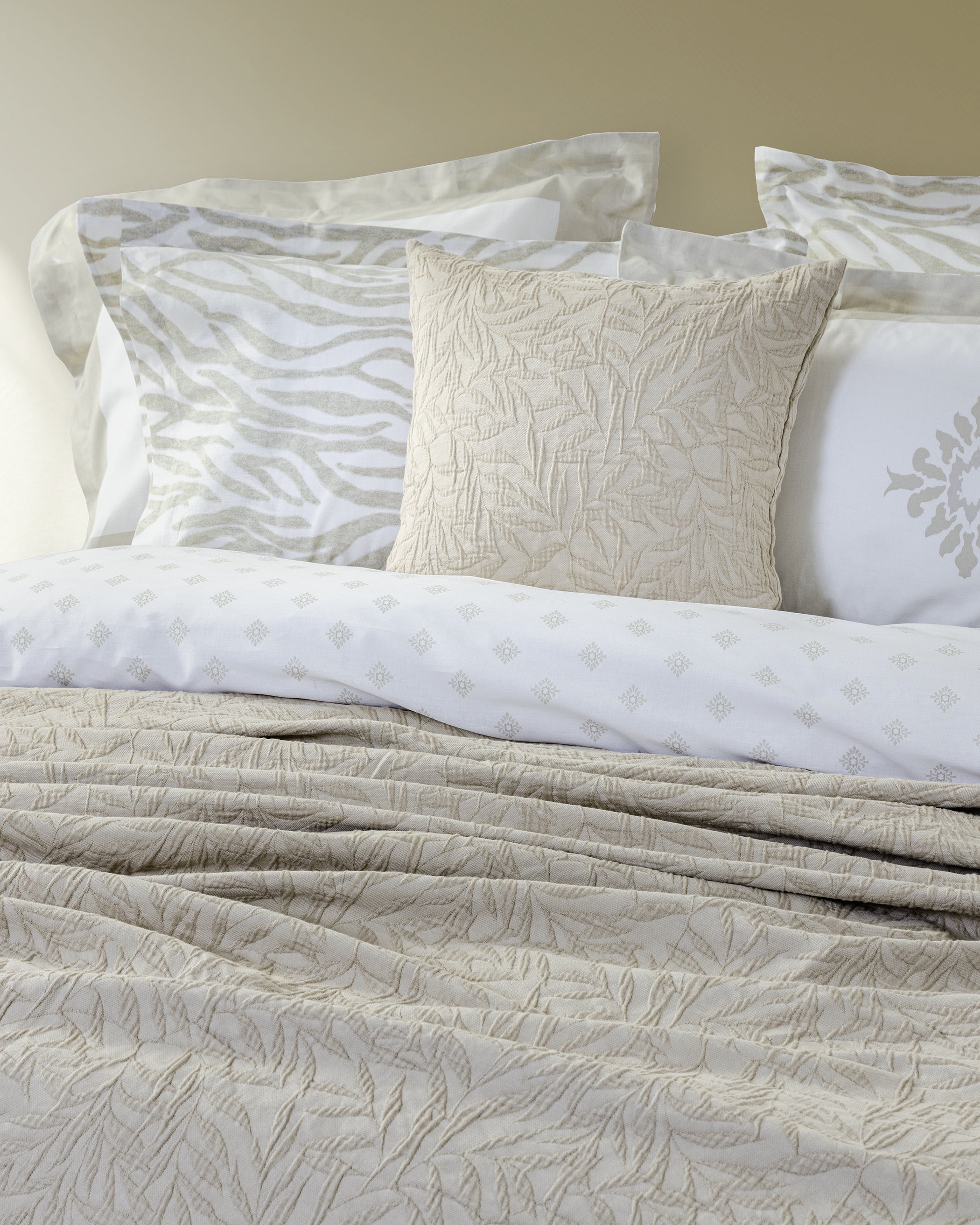 Κουβέρτα Γίγας 240x260 - Nuve Taupe από την εταιρεία Nima Home