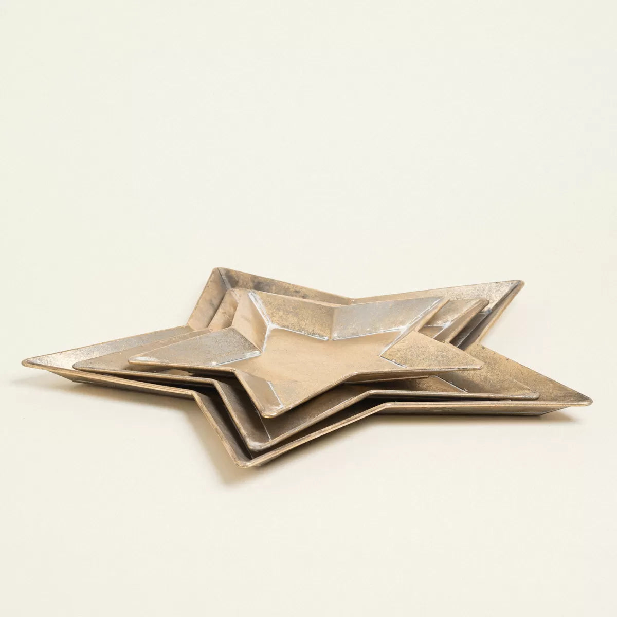 ΜΕΤΑΛΛΙΚΟΣ ΔΙΣΚΟΣ ΑΣΤΕΡΙ ΧΡΥΣΟΣ 36,5 x 38 x 2,5 CM από την εταιρεία Beauty Home