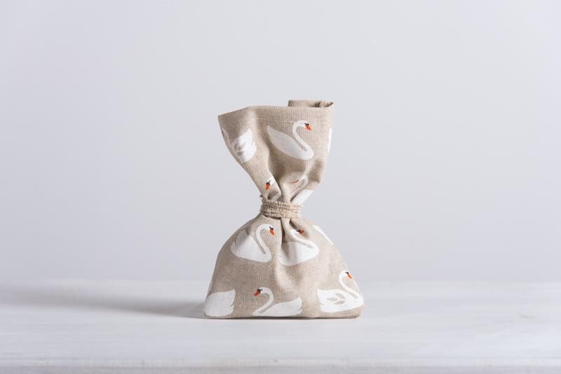 ΠΟΥΓΚΙ ΥΦΑΣΜΑΤΙΝΟ ΜΕ ΣΧΕΔΙΟ ΚΥΚΝΟΥΣ12 x 17 cm