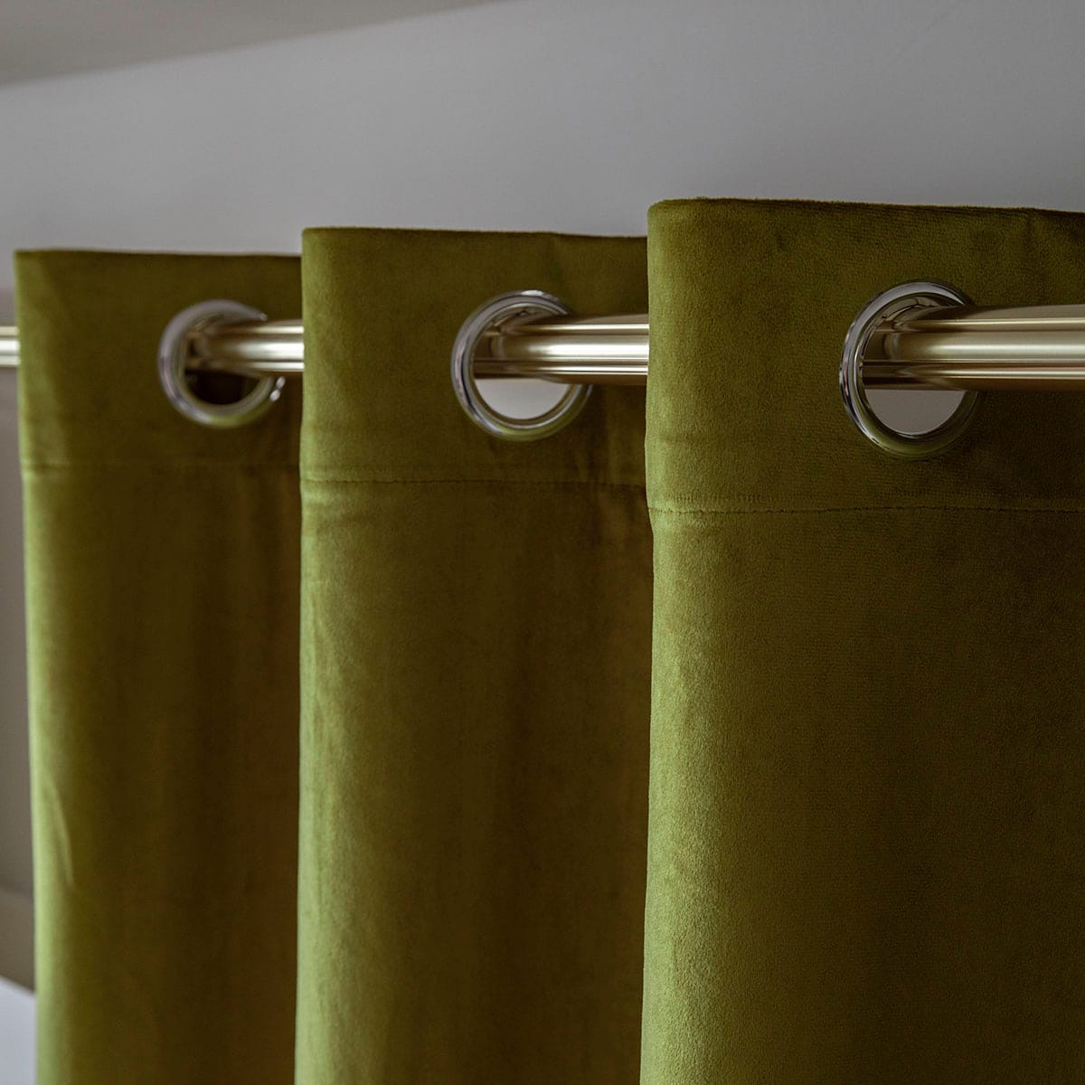 Κουρτίνα βελούδο σκίασης με 8 μεταλλικούς κρίκους Art 8399