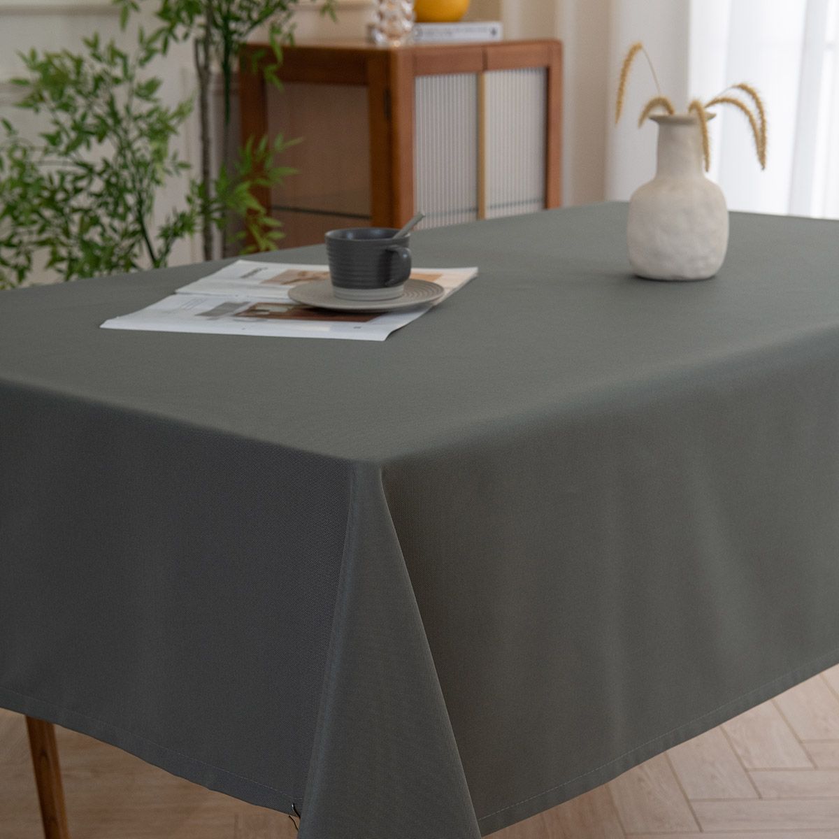 Τραπεζομάντηλο Supreme Art 8492 Ανθρακί από την εταιρεία Beauty Home