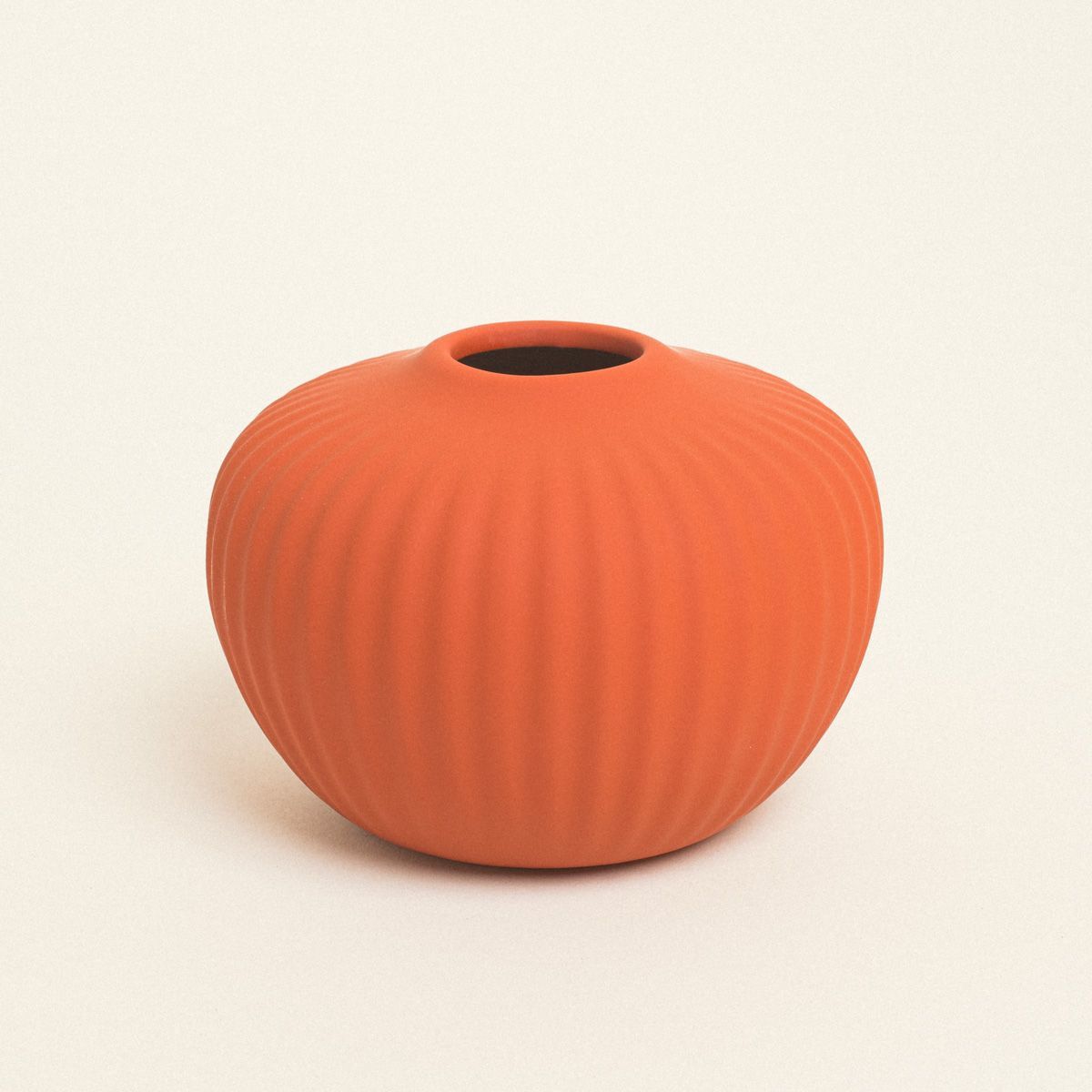 Ματ Κεραμικό Βάζο 15 cm x 11 cm
