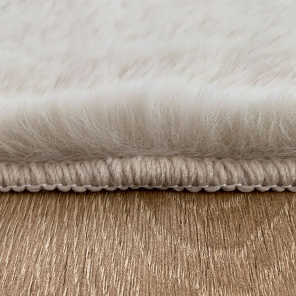 Χαλί Rabbit Art 9641 Εκρού από την εταιρεία Beauty Home