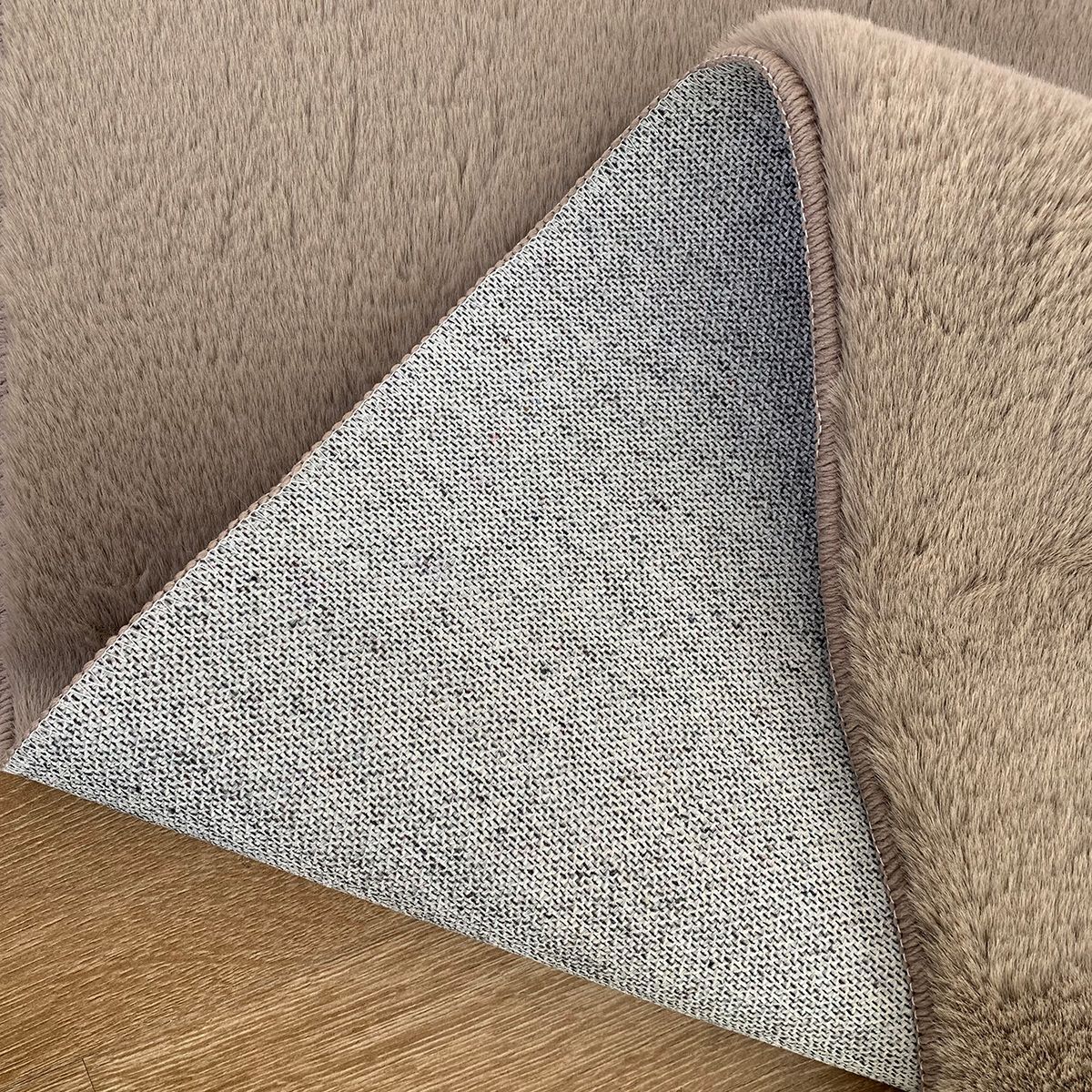 Χαλί Rabbit Art 9642 Μόκα από την εταιρεία Beauty Home