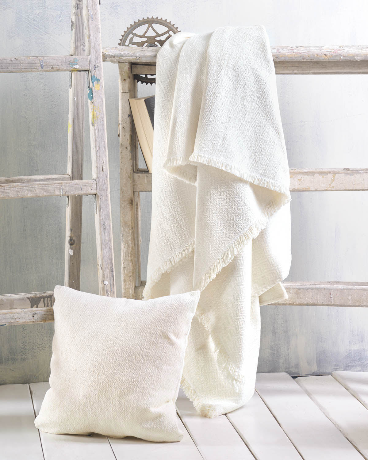 AVIDA Εκρού - Μαξιλαροθήκη από την εταιρεία Rythmos Home