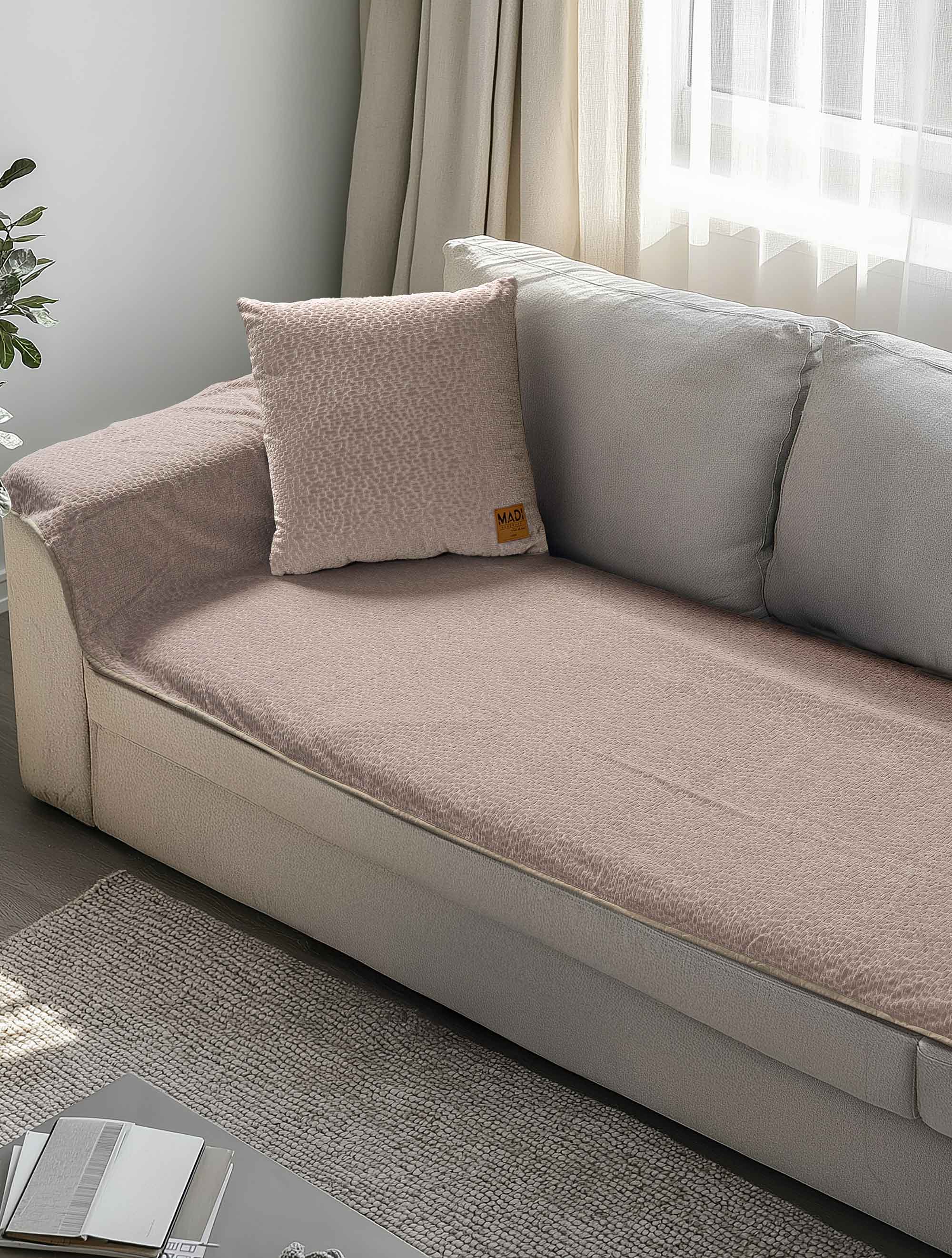 Μεμονωμένο ανάγλυφο κάλυμμα REGALIA BEIGE από την εταιρεία Madi