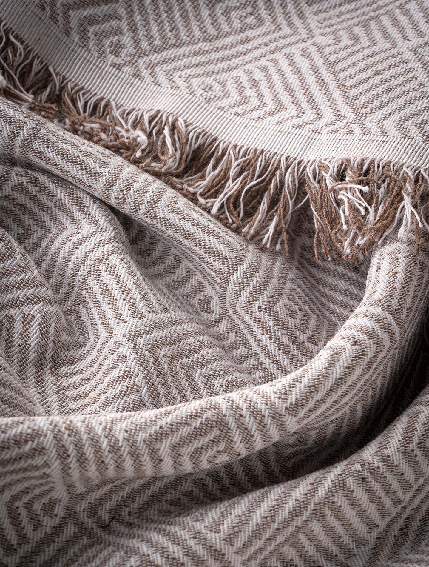 Ριχτάρι WELLEN BROWN από την εταιρεία Madi