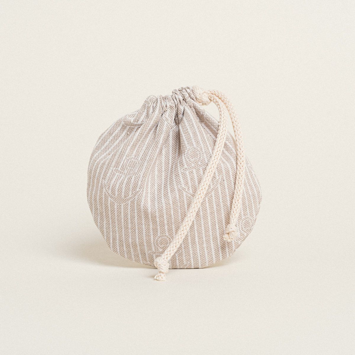 ΠΟΥΓΚΙ ΟΒΑΛ ΜΕ ΚΟΡΔΟΝΙ 13 x 14 cm ΑΓΚΥΡΑ ΡΙΓΕ ΜΠΕΖ