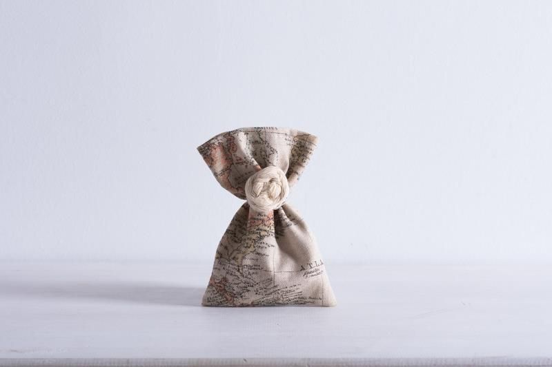 ΠΟΥΓΚΙ ΥΦΑΣΜΑΤΙΝΟ ΧΑΡΤΗΣ 12 x 17 cm