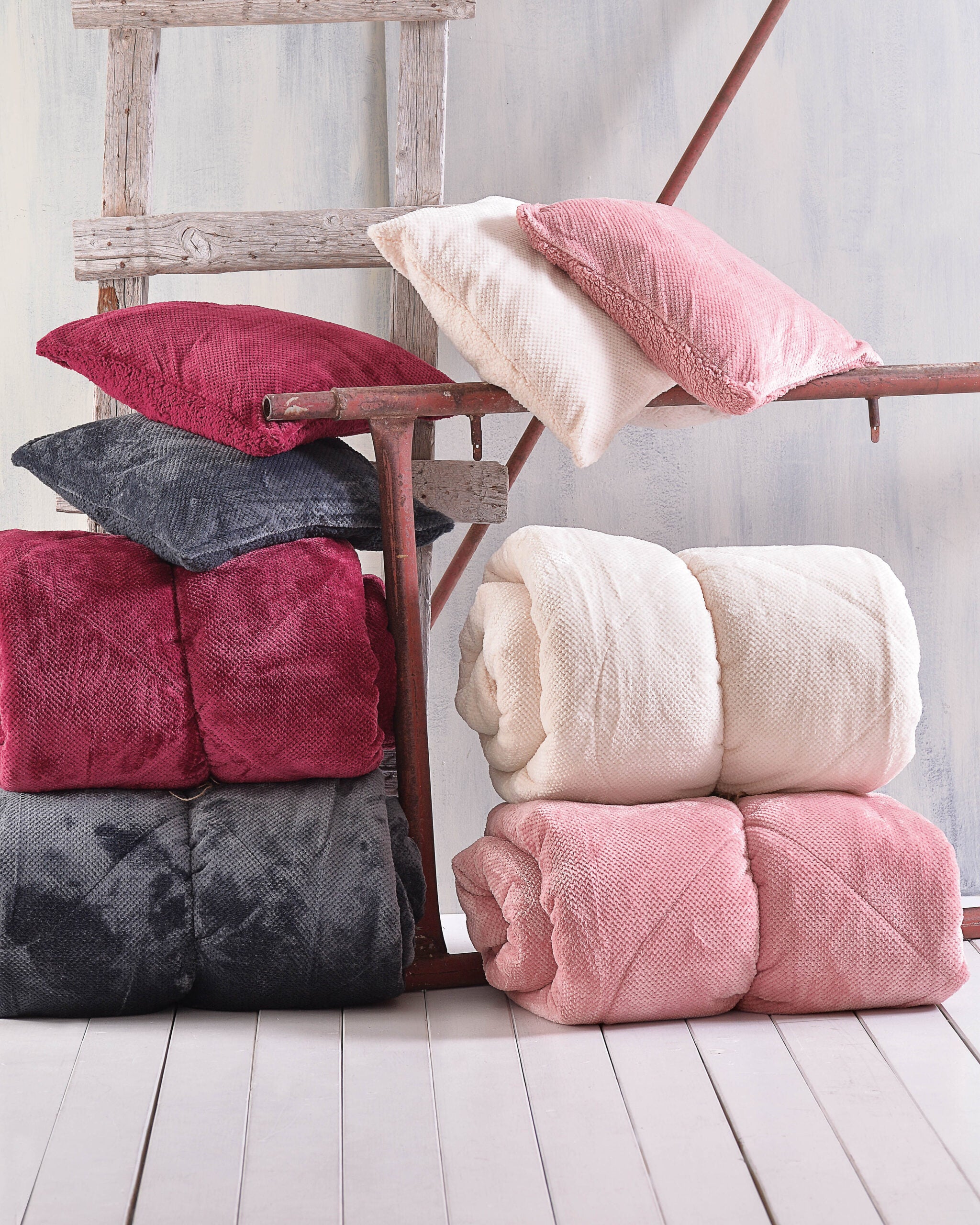 ALVARO Μπορντό - Μαξιλαροθήκη από την εταιρεία Rythmos Home