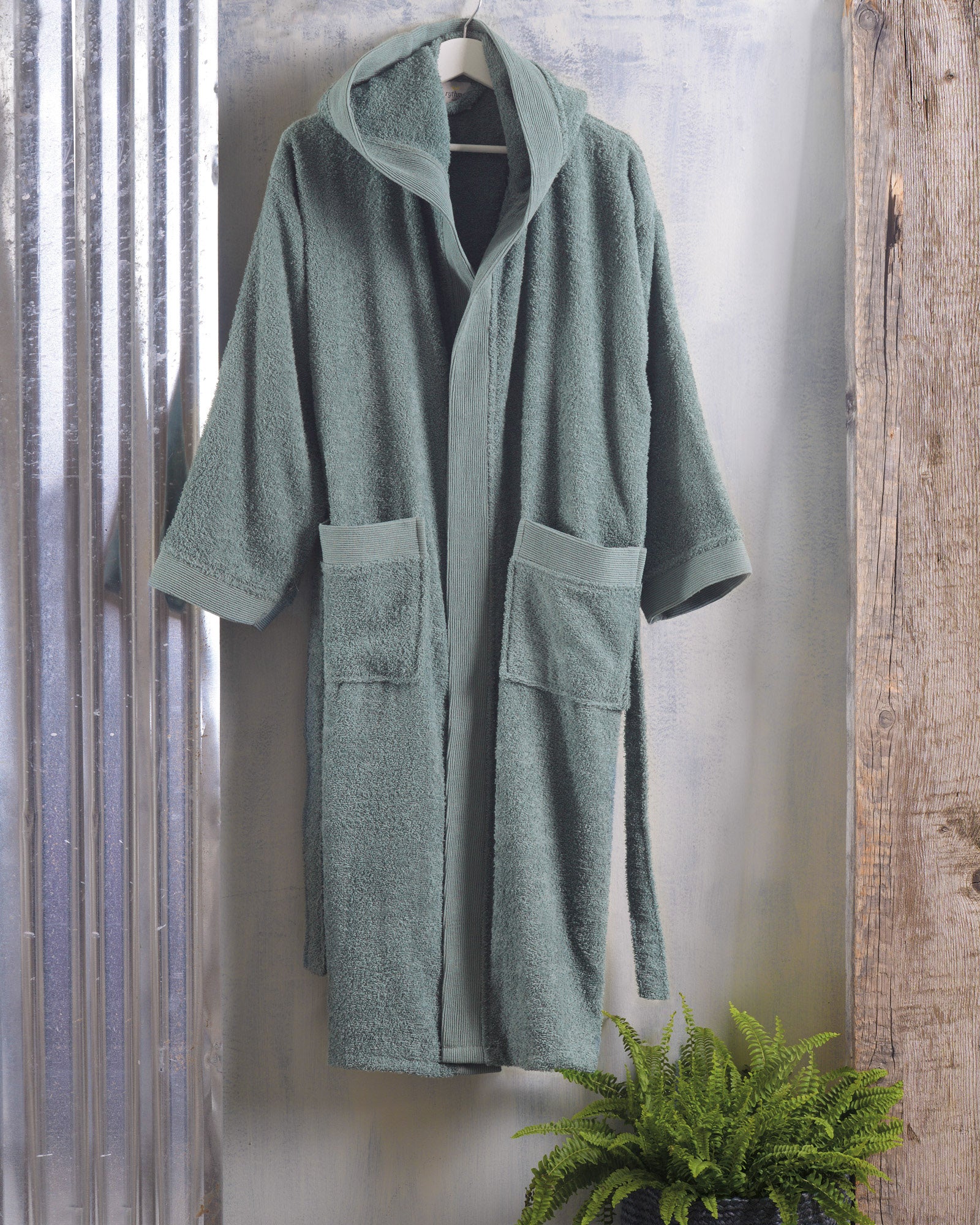 AMADEUS - Γκριζοπράσινο μπουρνούζι με κουκούλα Γκριζοπράσινο από την εταιρεία Rythmos Home