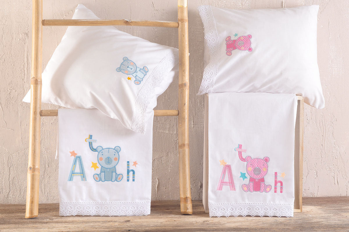 ARTHUR Σιέλ - Σετ σεντόνια βρεφικά 3 τεμ. με κέντημα από την εταιρεία Rythmos Home