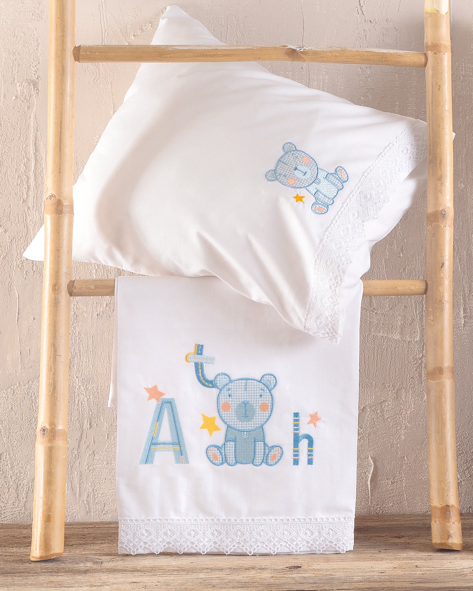 ARTHUR Σιέλ - Σετ σεντόνια βρεφικά 3 τεμ. με κέντημα 100 x 160 Σιέλ 100 x 160 από την εταιρεία Rythmos Home