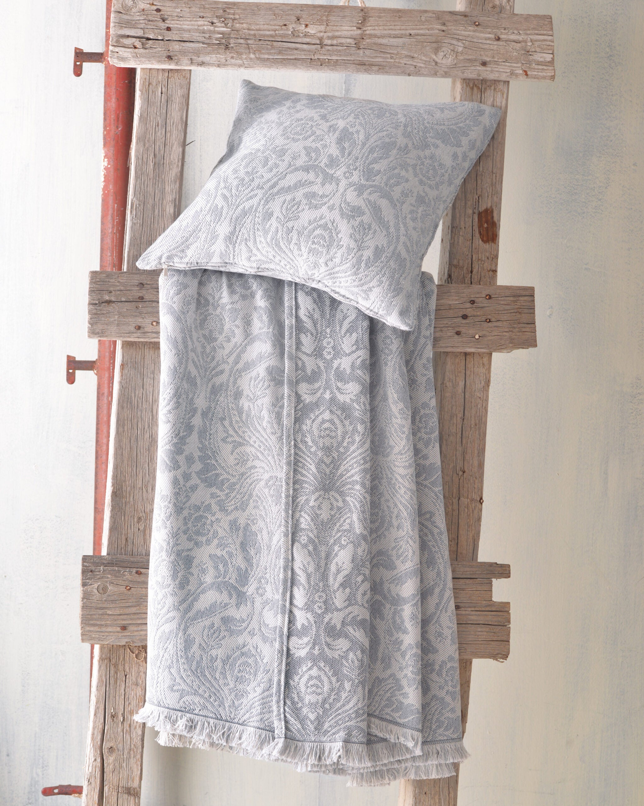 BEATRIS Γκρι - Μαξιλαροθήκη από την εταιρεία Rythmos Home