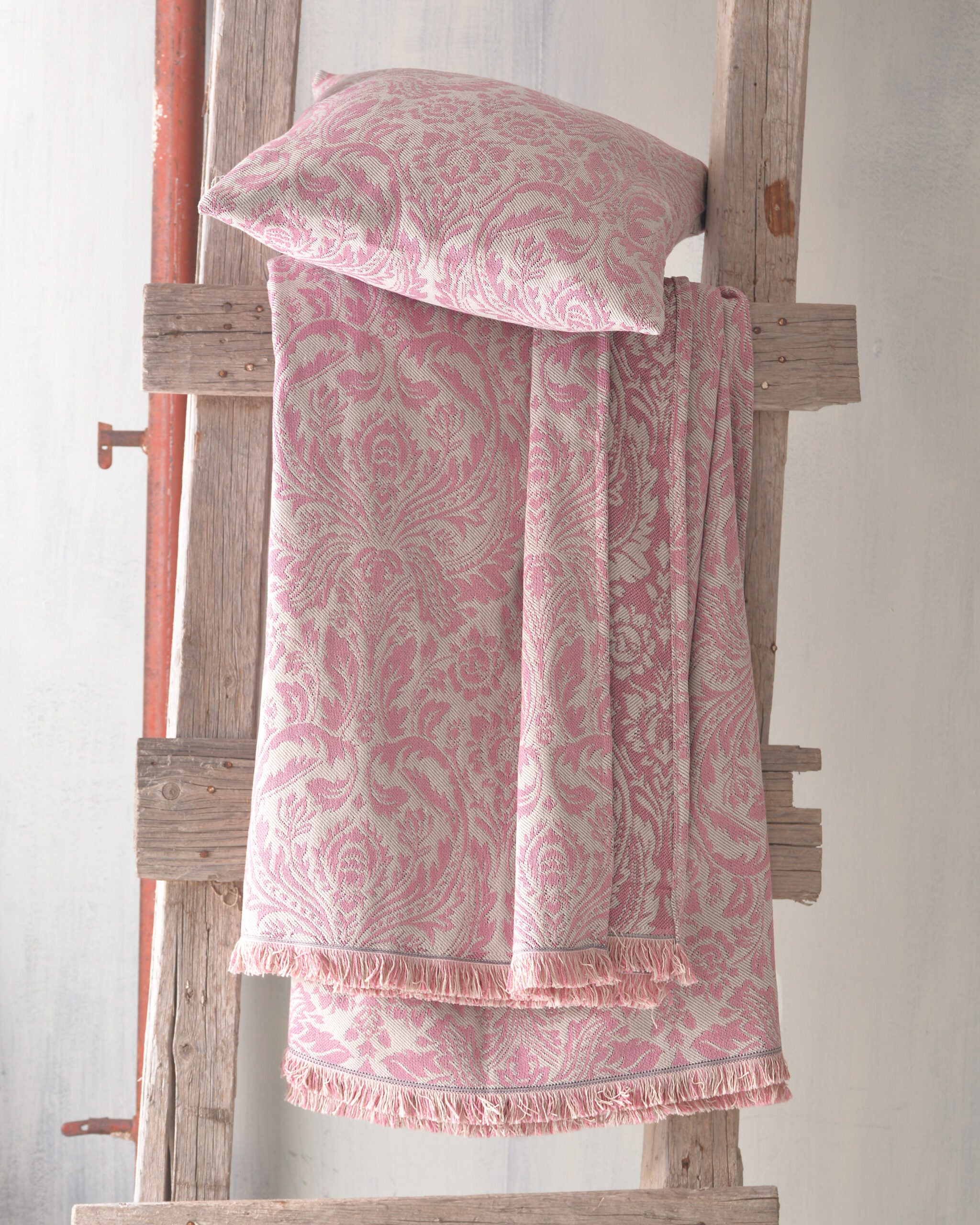 BEATRIS - Ριχτάρι Ροζ από την εταιρεία Rythmos Home