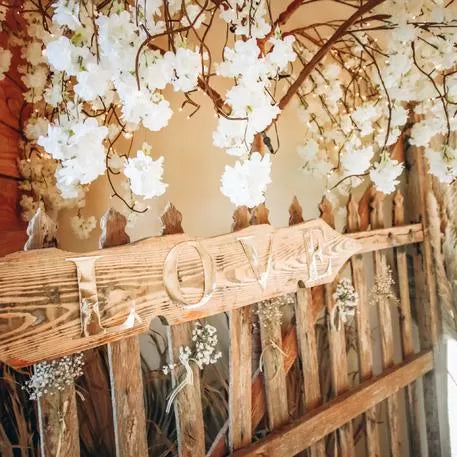 ΑΥΤΟΚΟΛΛΗΤΑ ΧΡΥΣΟ LOVE 15 CM από την εταιρεία Beauty Home