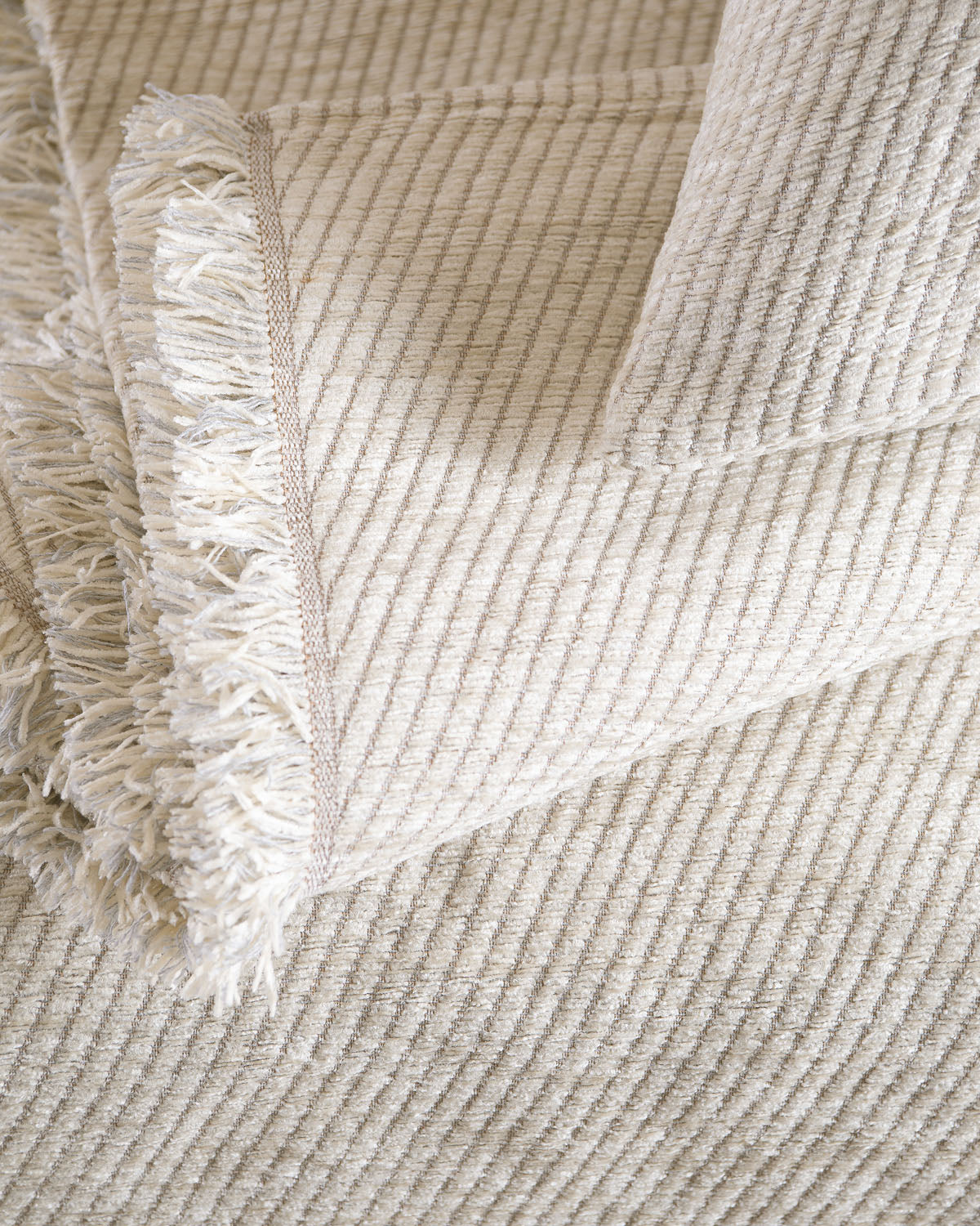 CHARLIE - Ριχτάρι Εκρού από την εταιρεία Rythmos Home