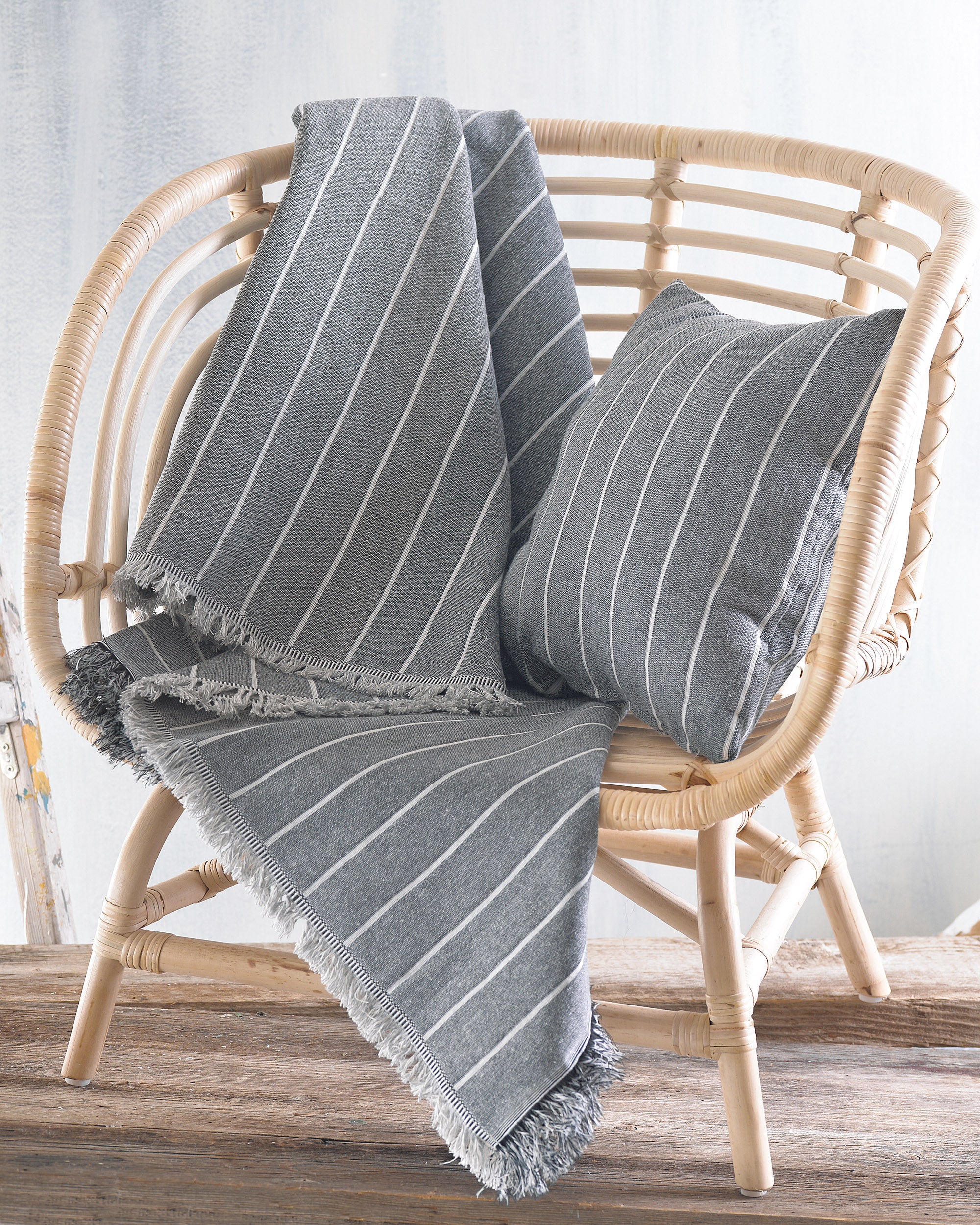 FELIPE - Ριχτάρι Γκρι σκούρο από την εταιρεία Rythmos Home