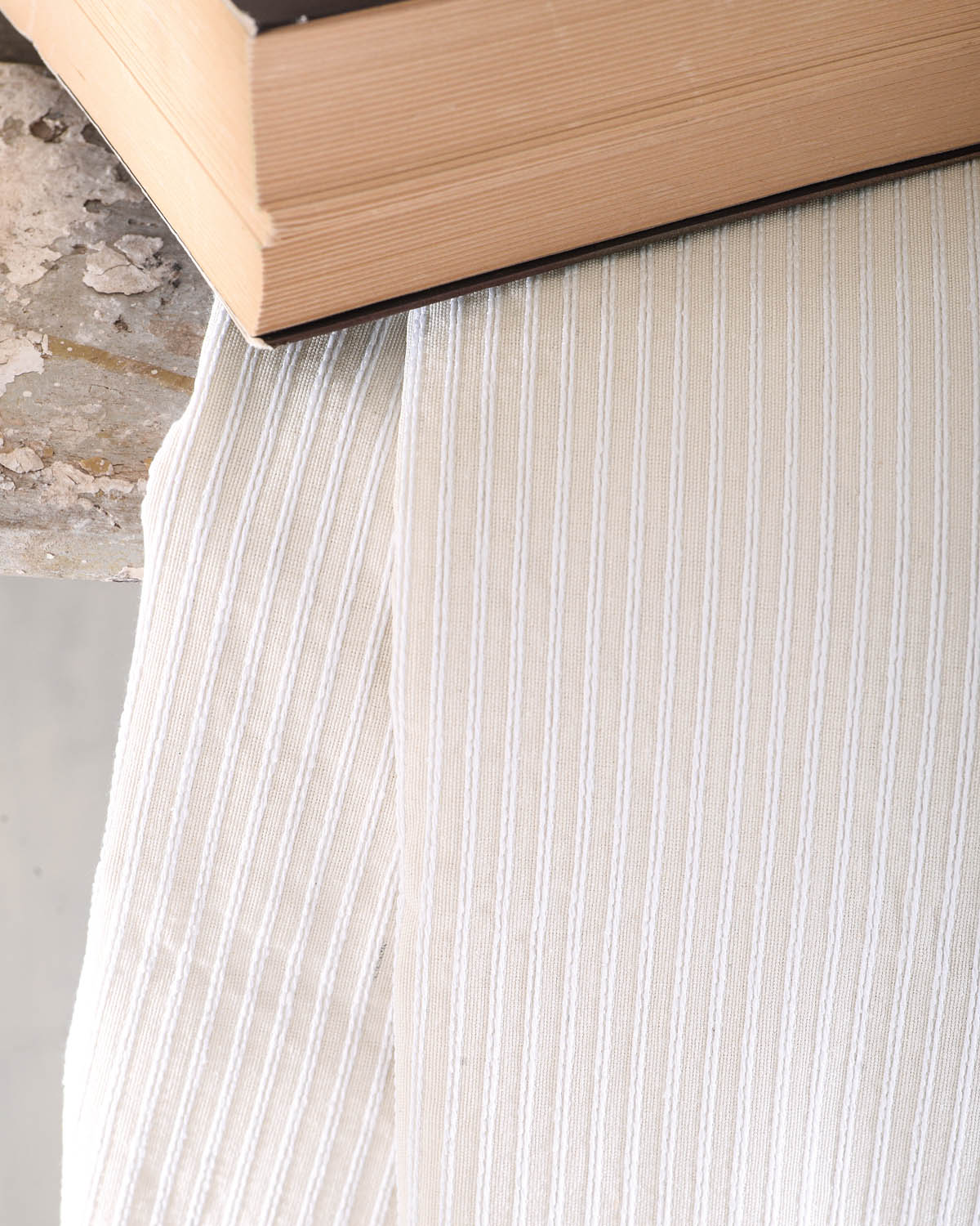 HATTON - Ριχτάρι Εκρού από την εταιρεία Rythmos Home