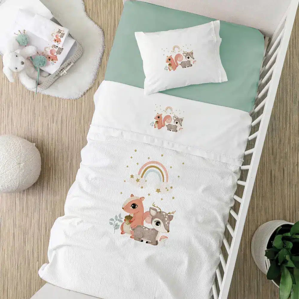 Κουβέρτα Πικέ Κούνιας Woodland από την εταιρεία Borea Home Textiles