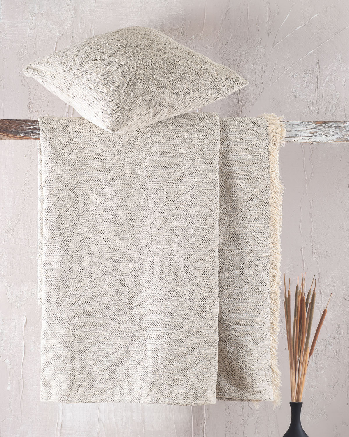 MELIE Εκρού - Μαξιλαροθήκη από την εταιρεία Rythmos Home