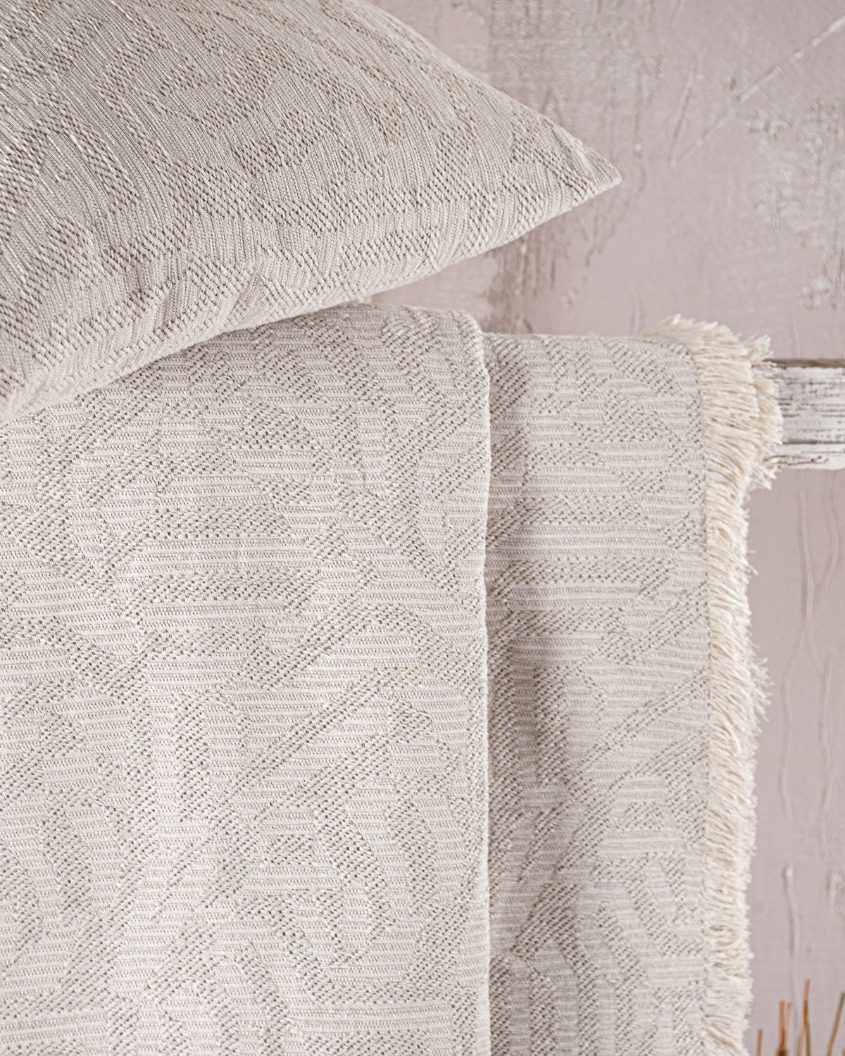 MELIE - Ριχτάρι Εκρού από την εταιρεία Rythmos Home