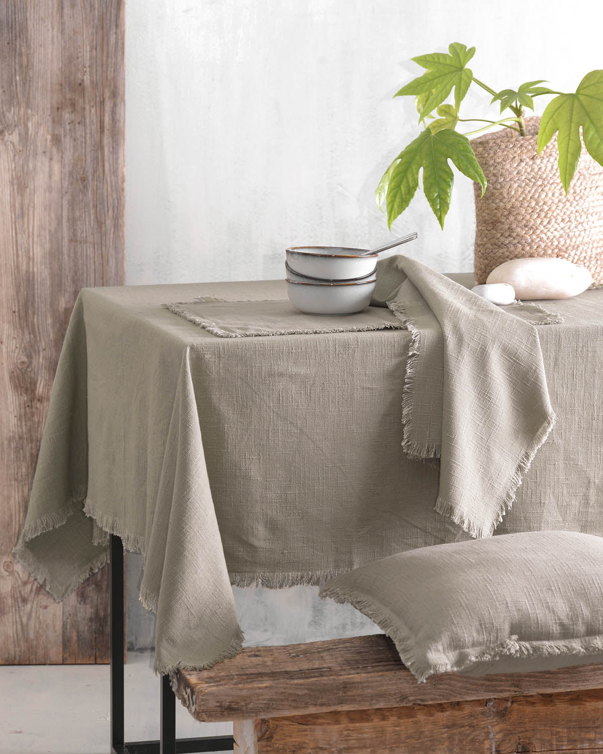 MERIT - Τραπεζομάντηλο