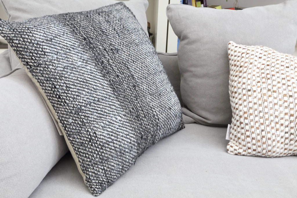 Διακοσμητικό μαξιλάρι Meren Grey/Black (50x50) Soulworks 0620003 από την εταιρεία SOULWORKS