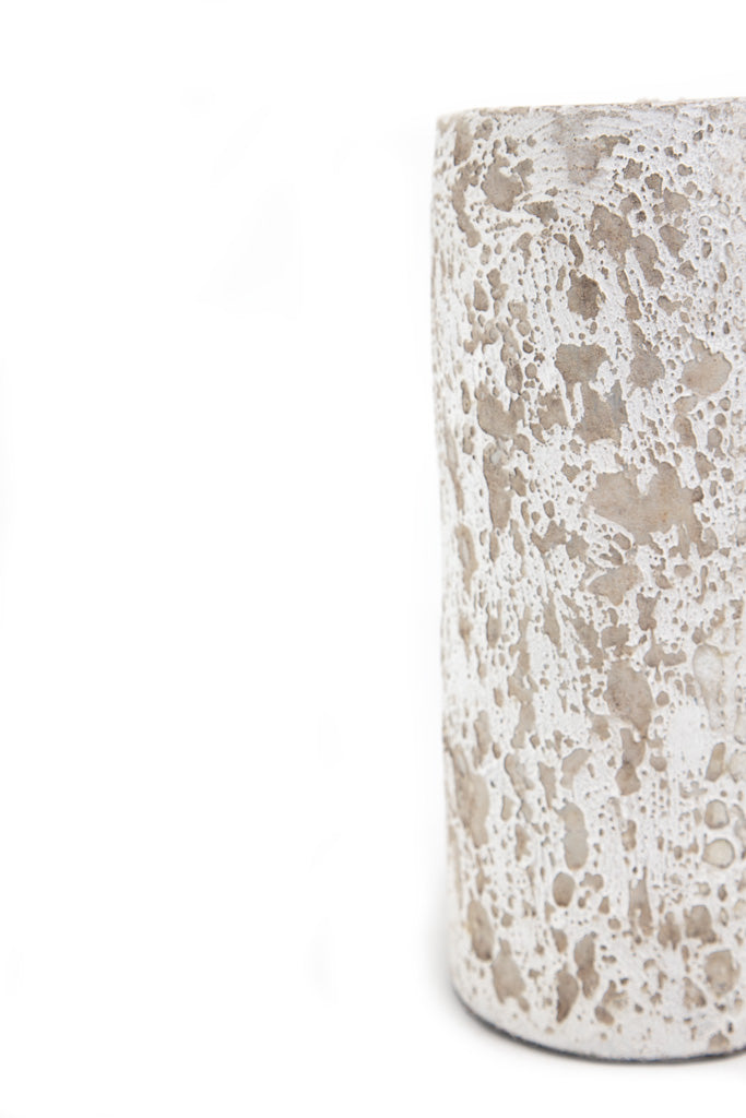 Κεραμικό Κηροπήγιο Slind White Classic Medium (11x11x25) Soulworks 0630067 από την εταιρεία SOULWORKS