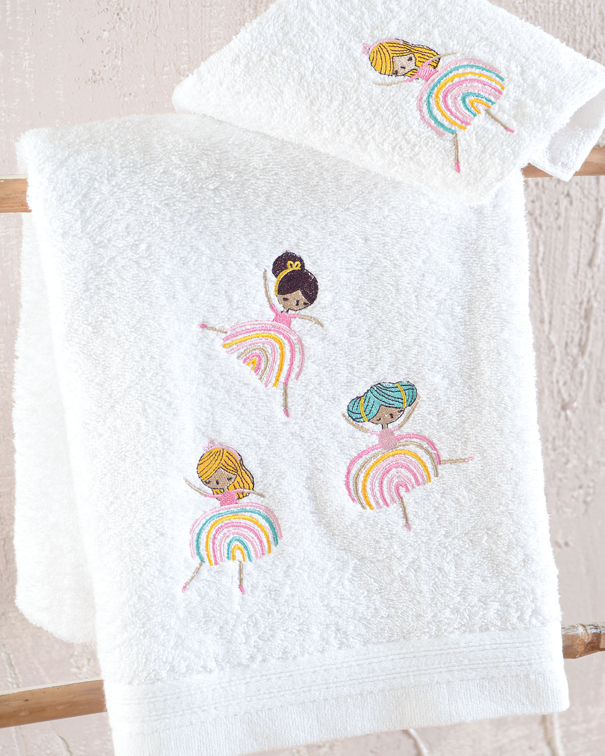 RAINBOW GIRLS - Σετ πετσέτες 2 τεμ. Σετ 2 Τεμαχίων 30 x 50 70 x 140 από την εταιρεία Rythmos Home