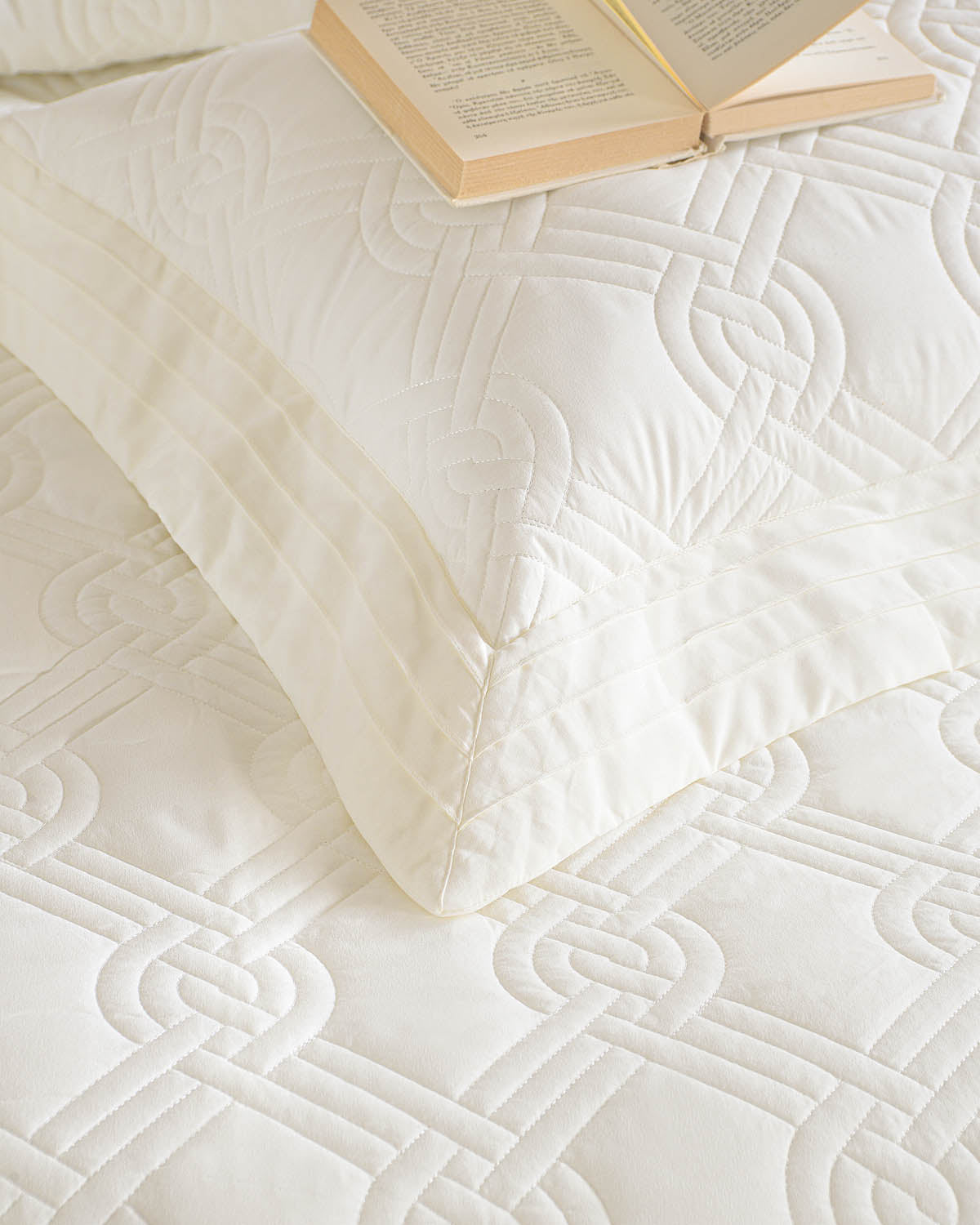 REINA - Σετ κουβερλί Εκρού από την εταιρεία Rythmos Home