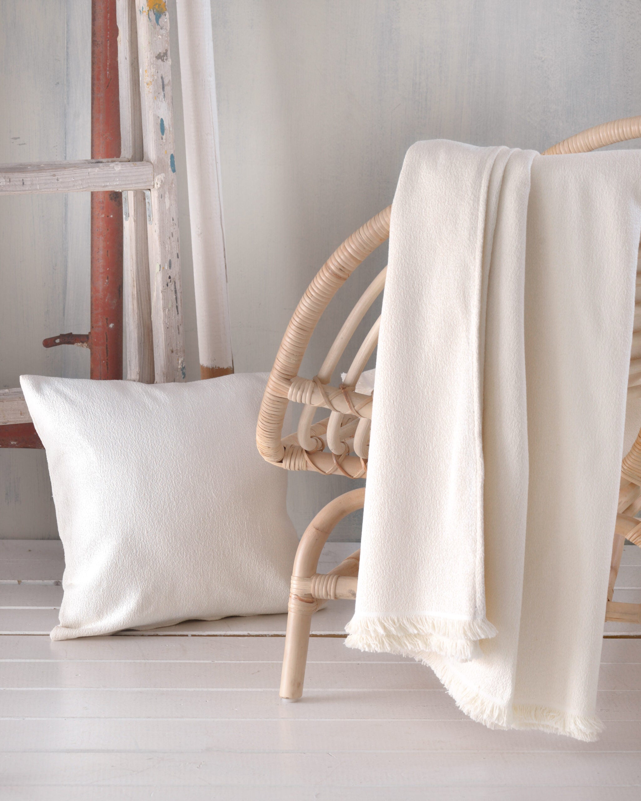 SEBASTIAO - Ριχτάρι Εκρού από την εταιρεία Rythmos Home