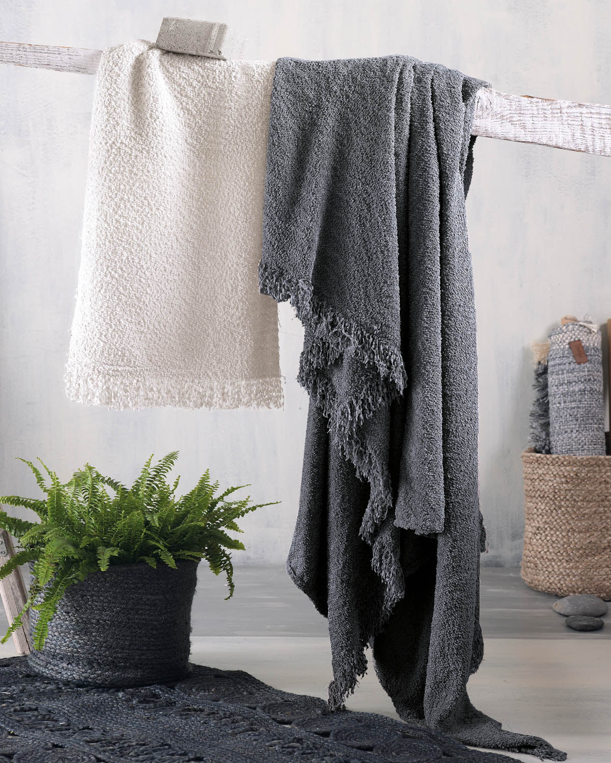 BECKETT Γκρι Σκούρο - Μαξιλαροθήκη από την εταιρεία Rythmos Home