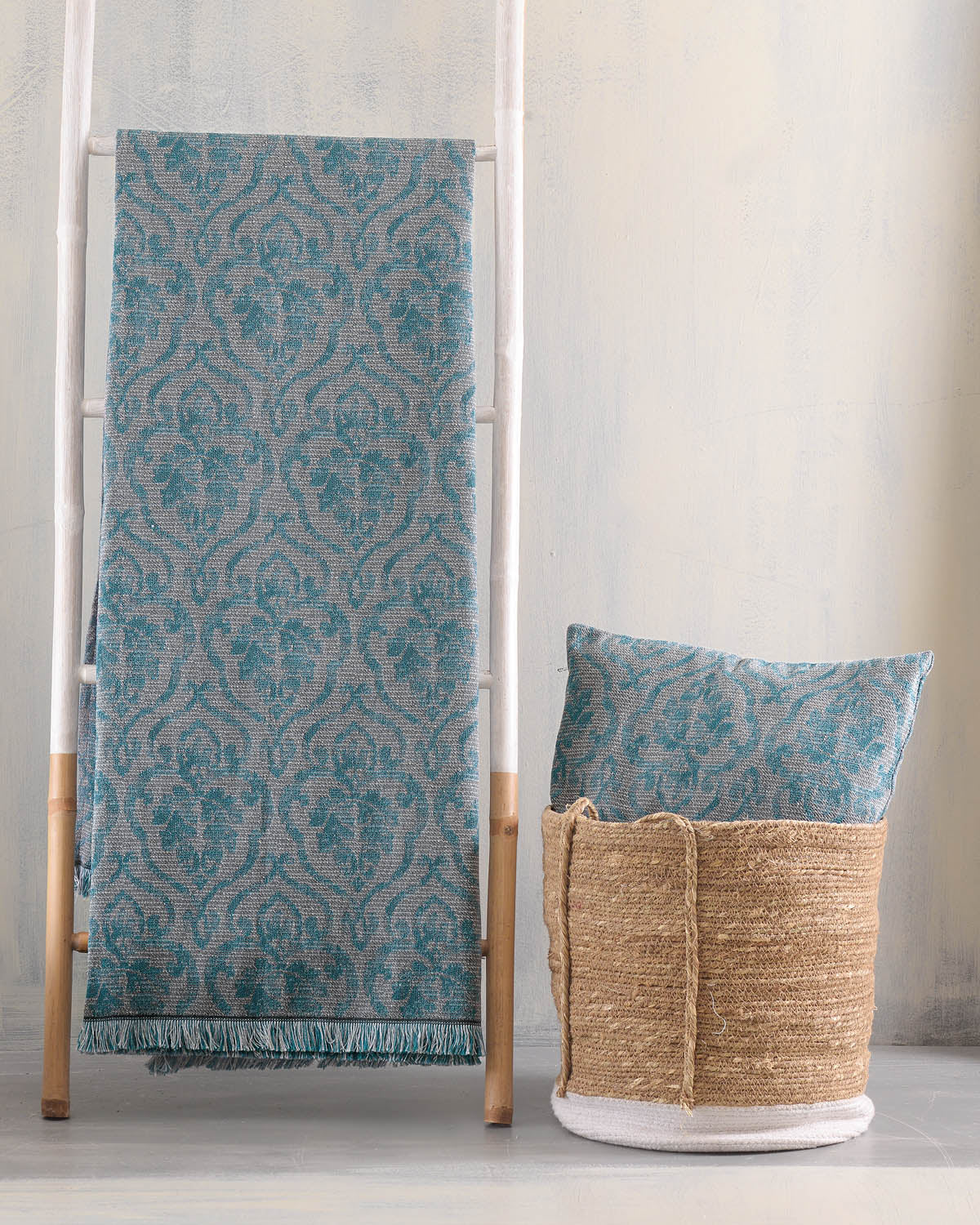 MEDALLION Πετρόλ - Μαξιλαροθήκη από την εταιρεία Rythmos Home