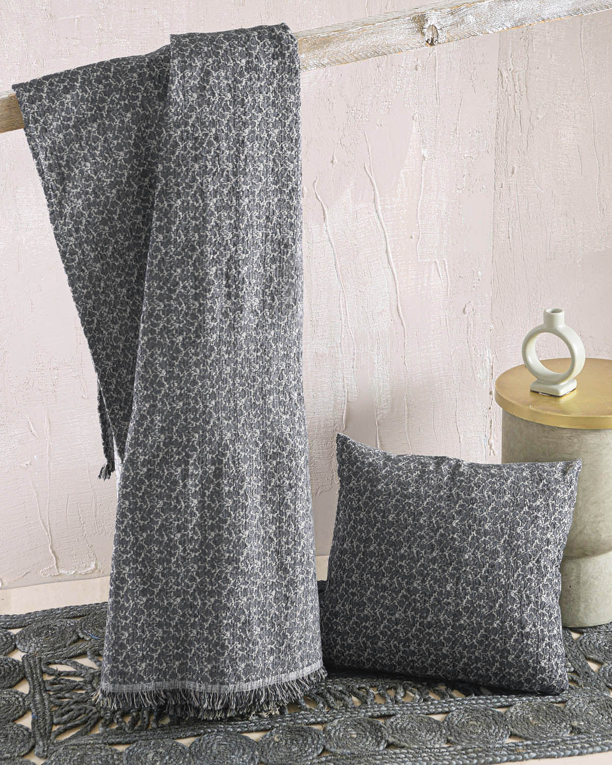 STEFAN ΑΝΘΡΑΚΙ - Μαξιλαροθήκη από την εταιρεία Rythmos Home