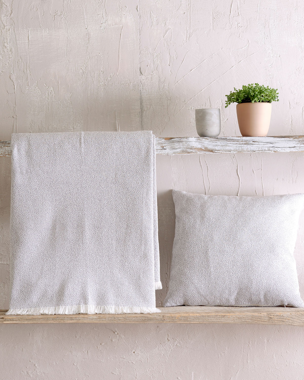 TUSCA - Ριχτάρι Εκρού από την εταιρεία Rythmos Home