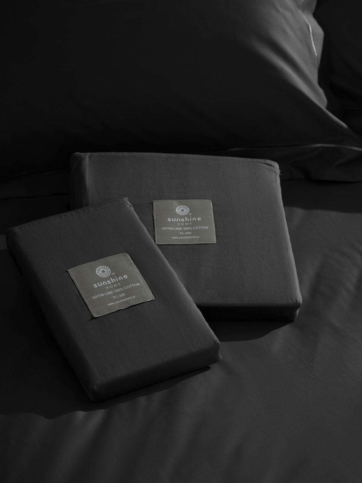 Σεντόνι Βαμβακοσατέν Omnia φλατ Black Υπέρδιπλο (250×280) από την εταιρεία Sunshine Home